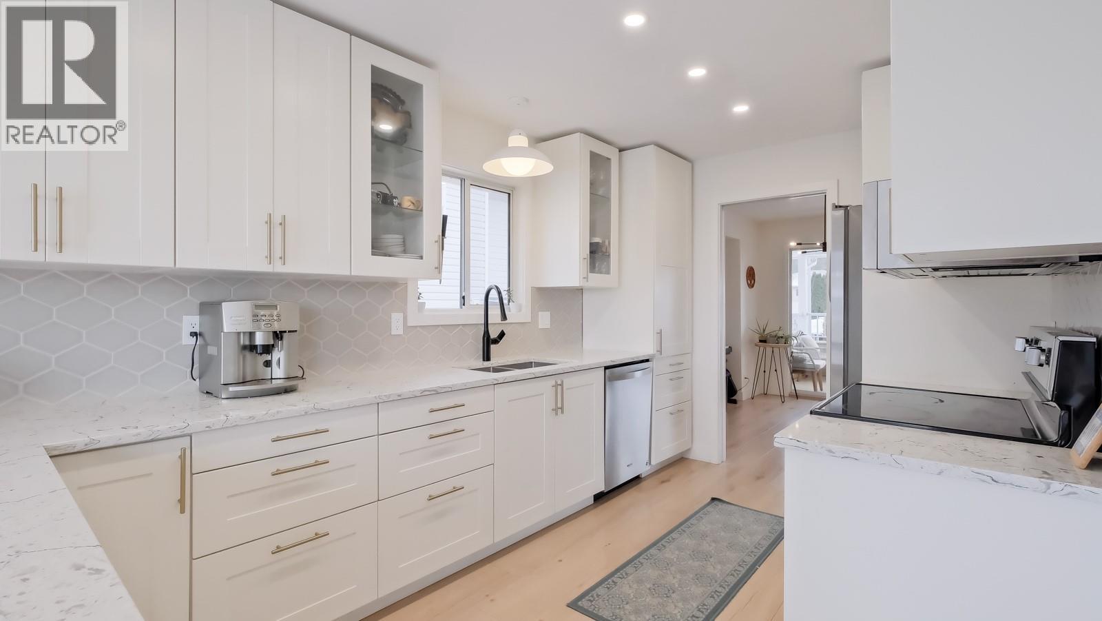 Picture for 163 ROGERS  Crescent