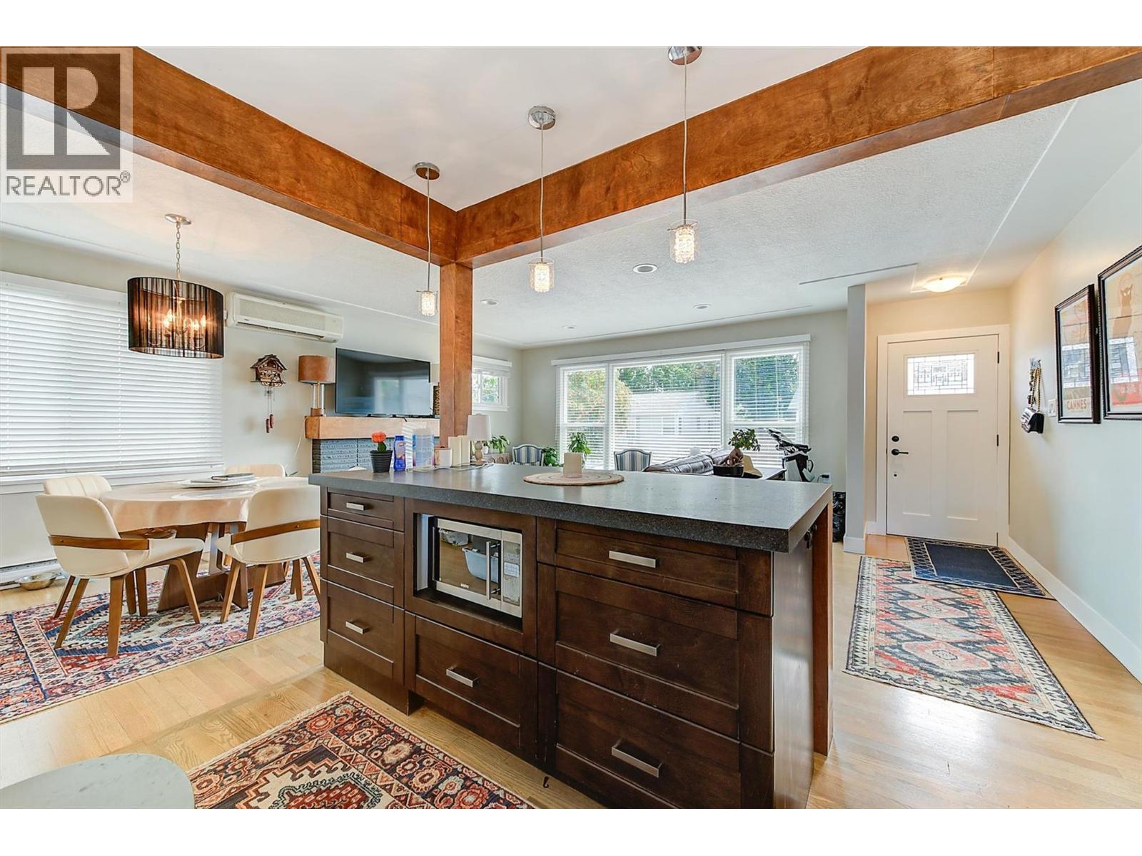 Picture for 620 - 622 Birch  Avenue