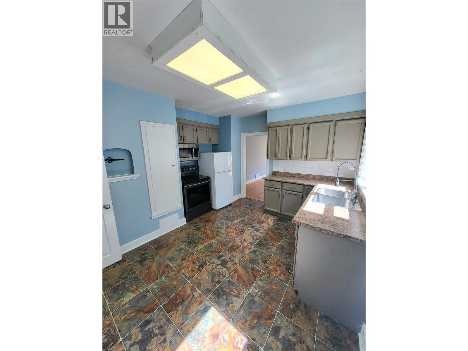 Picture for 857 Main  Street