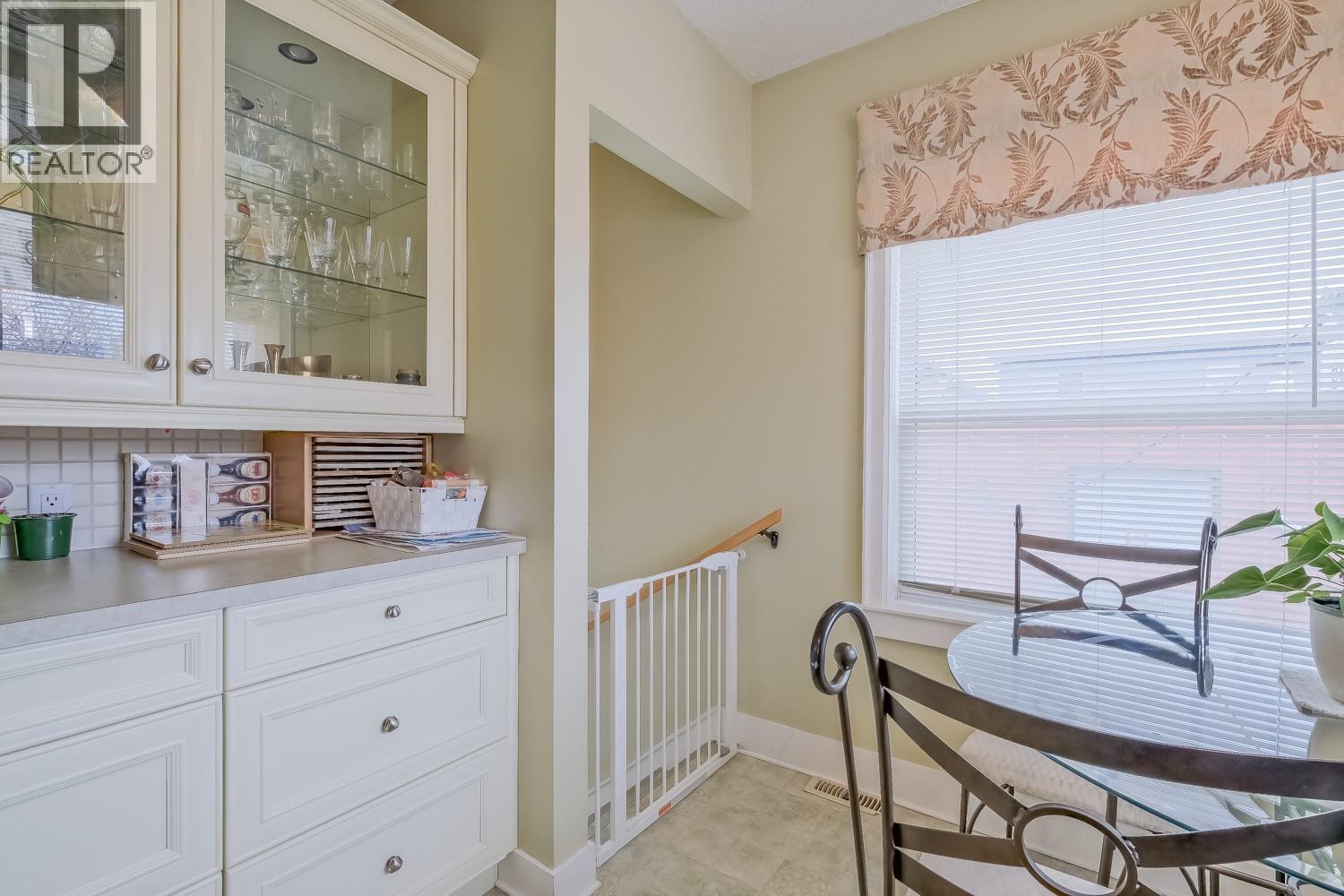 Picture for 433 HEALES  Avenue