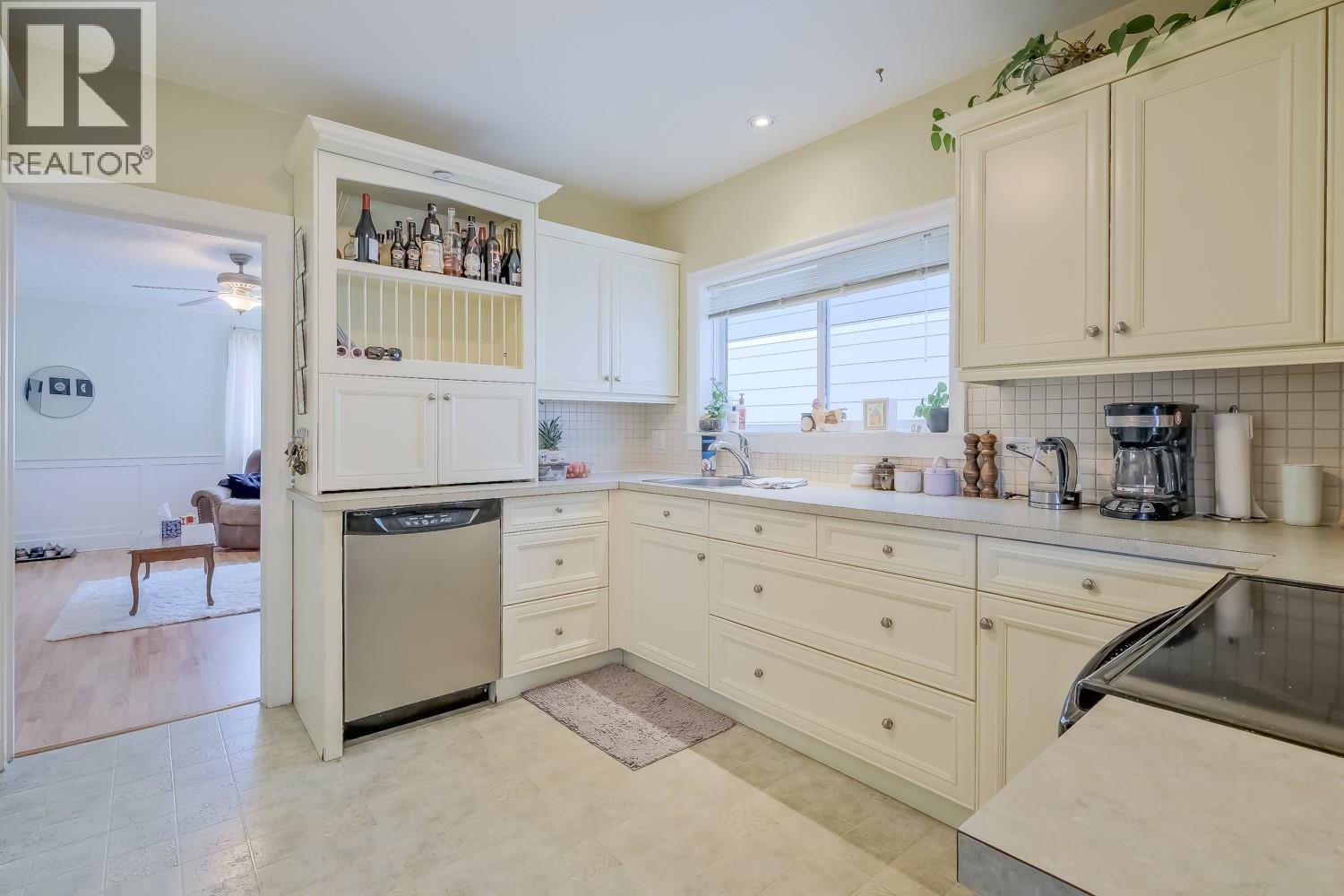 Picture for 433 HEALES  Avenue