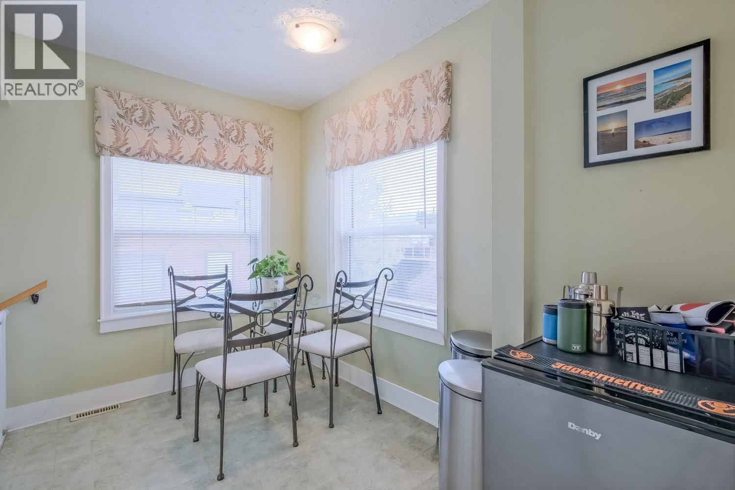 Picture for 433 HEALES  Avenue