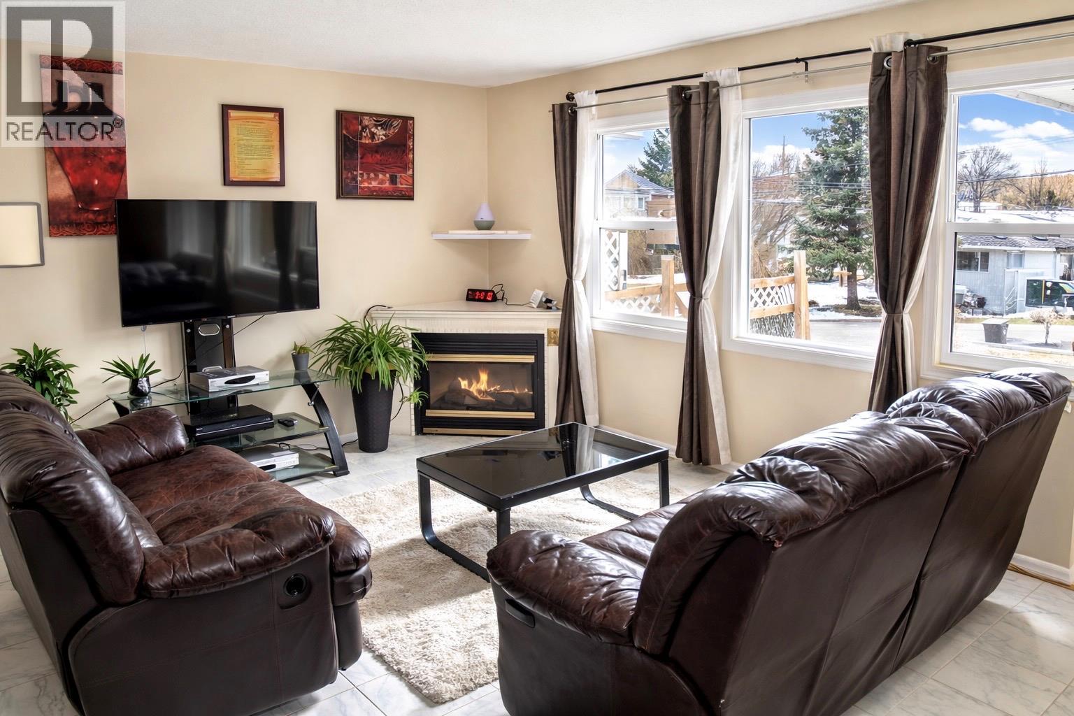 Picture for 1876 Large  Avenue