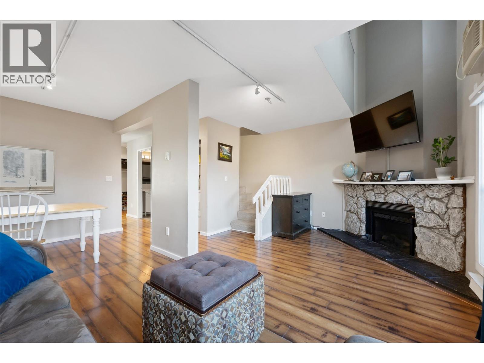 Picture for Unit #14, 80 Green  AvenueE