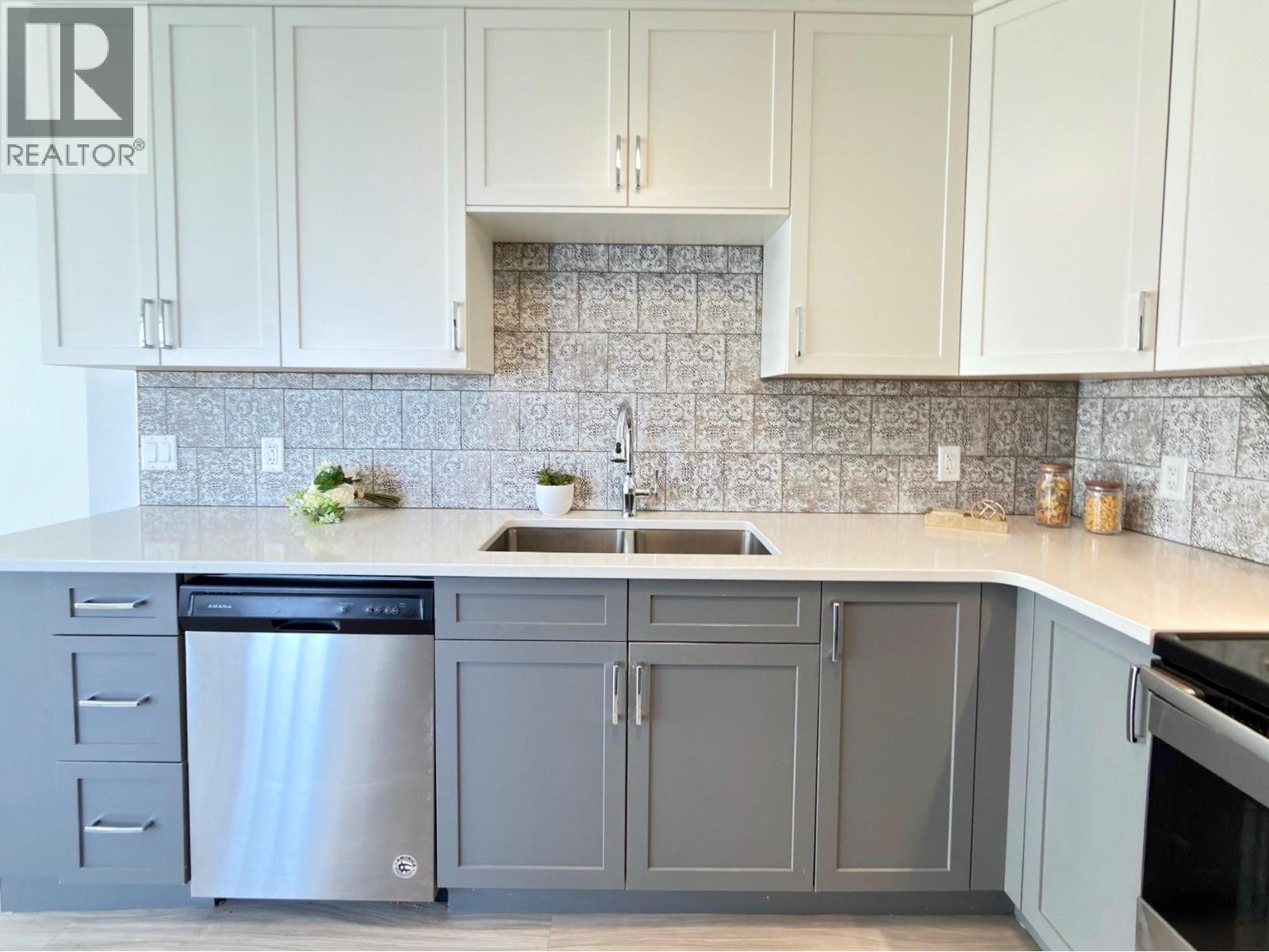 Picture for 361 DOUGLAS  Avenue