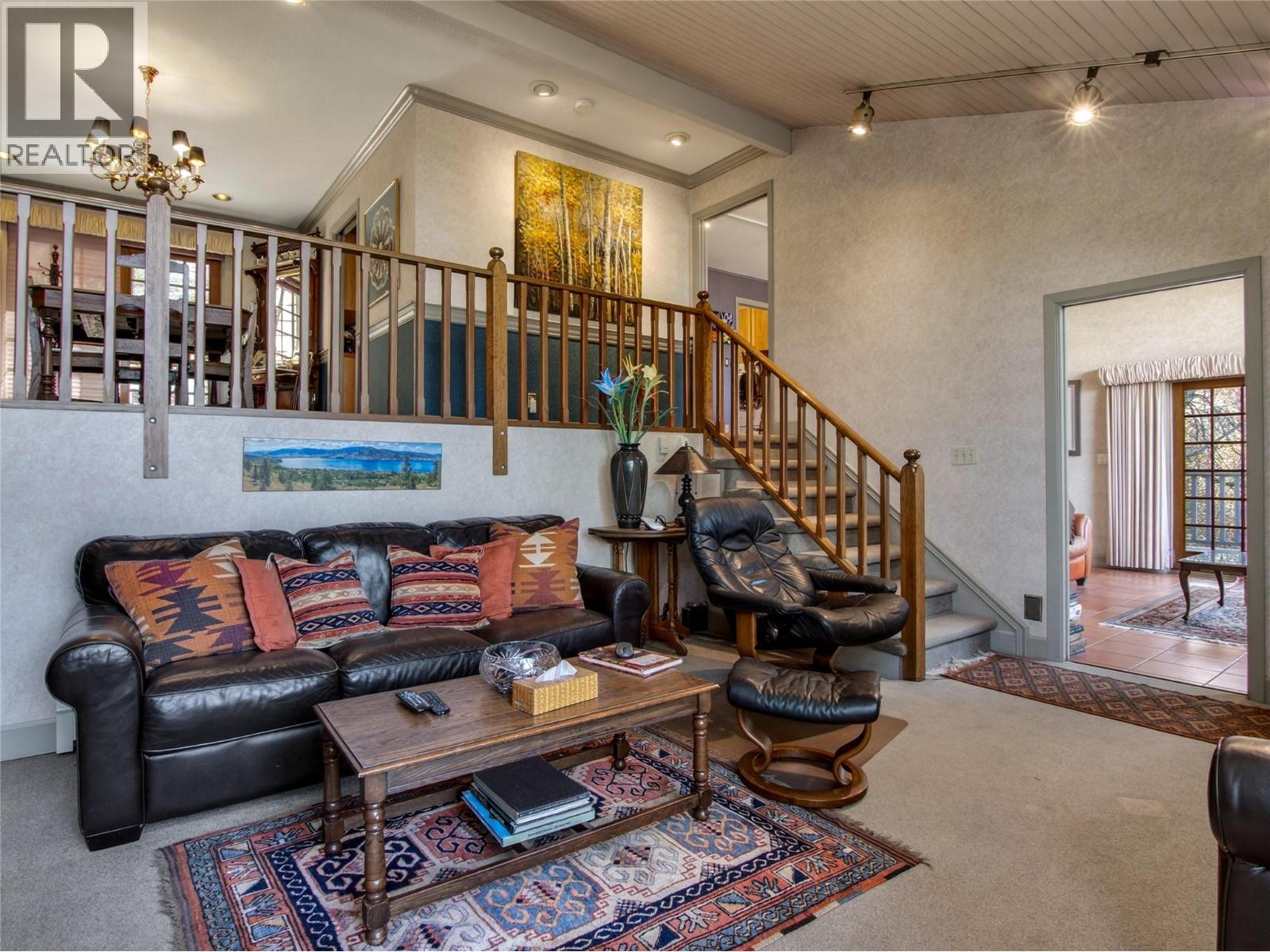 Picture for 1910 Sutherland  Road