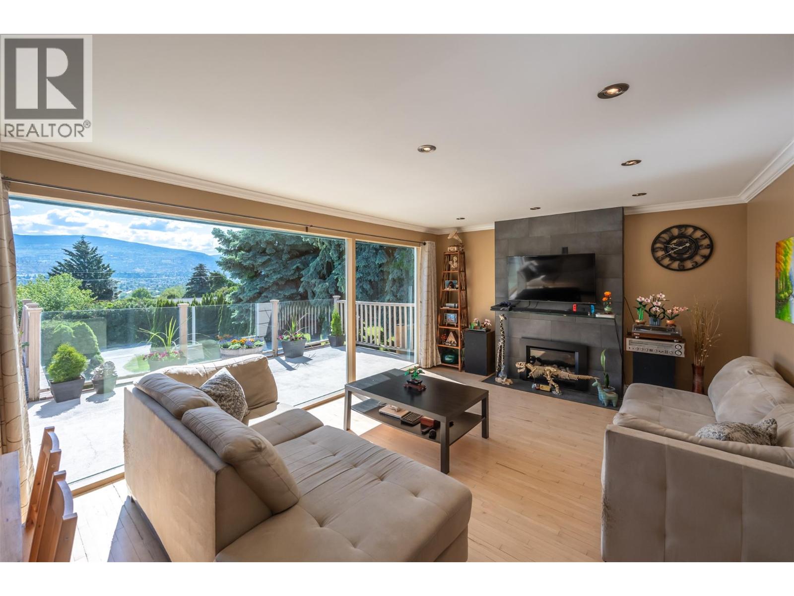 Picture for 808 Vedette  Drive