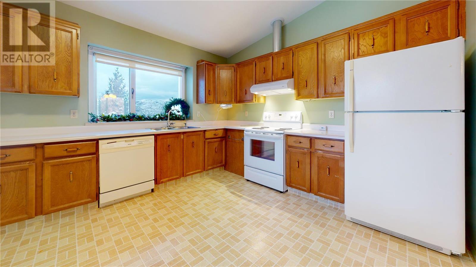      5182 Robinson Place  , Peachland, Central Okanagan,  ;  Listing Number: MLS 10268408