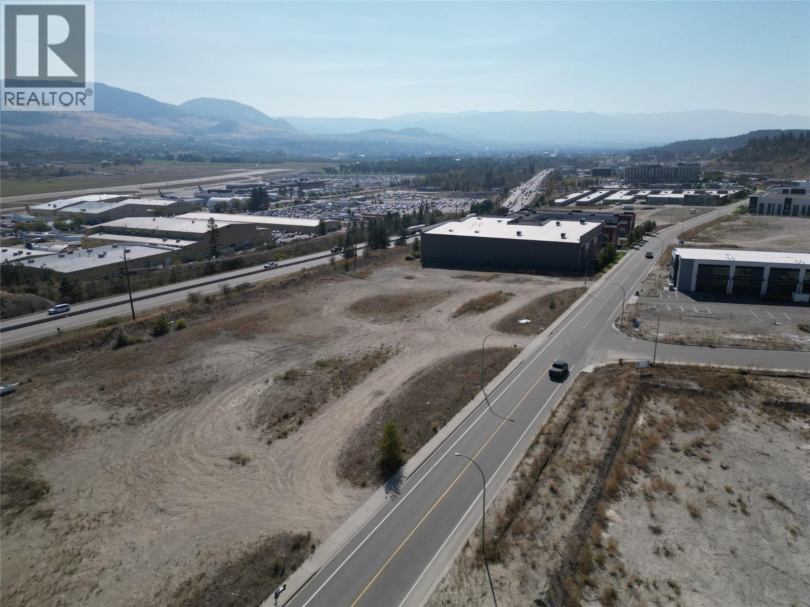 Picture for 1985 & 2025 Pier Mac  Way https://www.cirrealty.ca/reb/bc/8/10362568_3.jpg