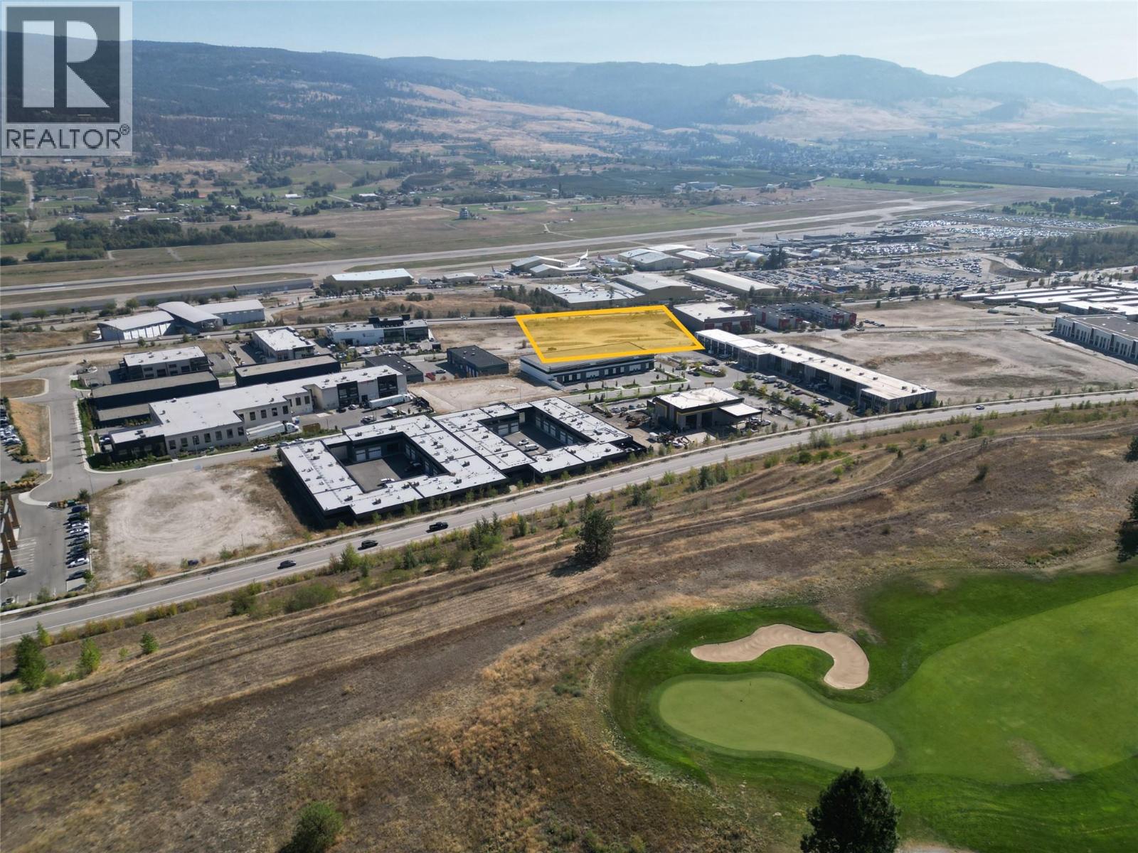 Picture for 1985 & 2025 Pier Mac  Way https://www.cirrealty.ca/reb/bc/8/10362568_5.jpg