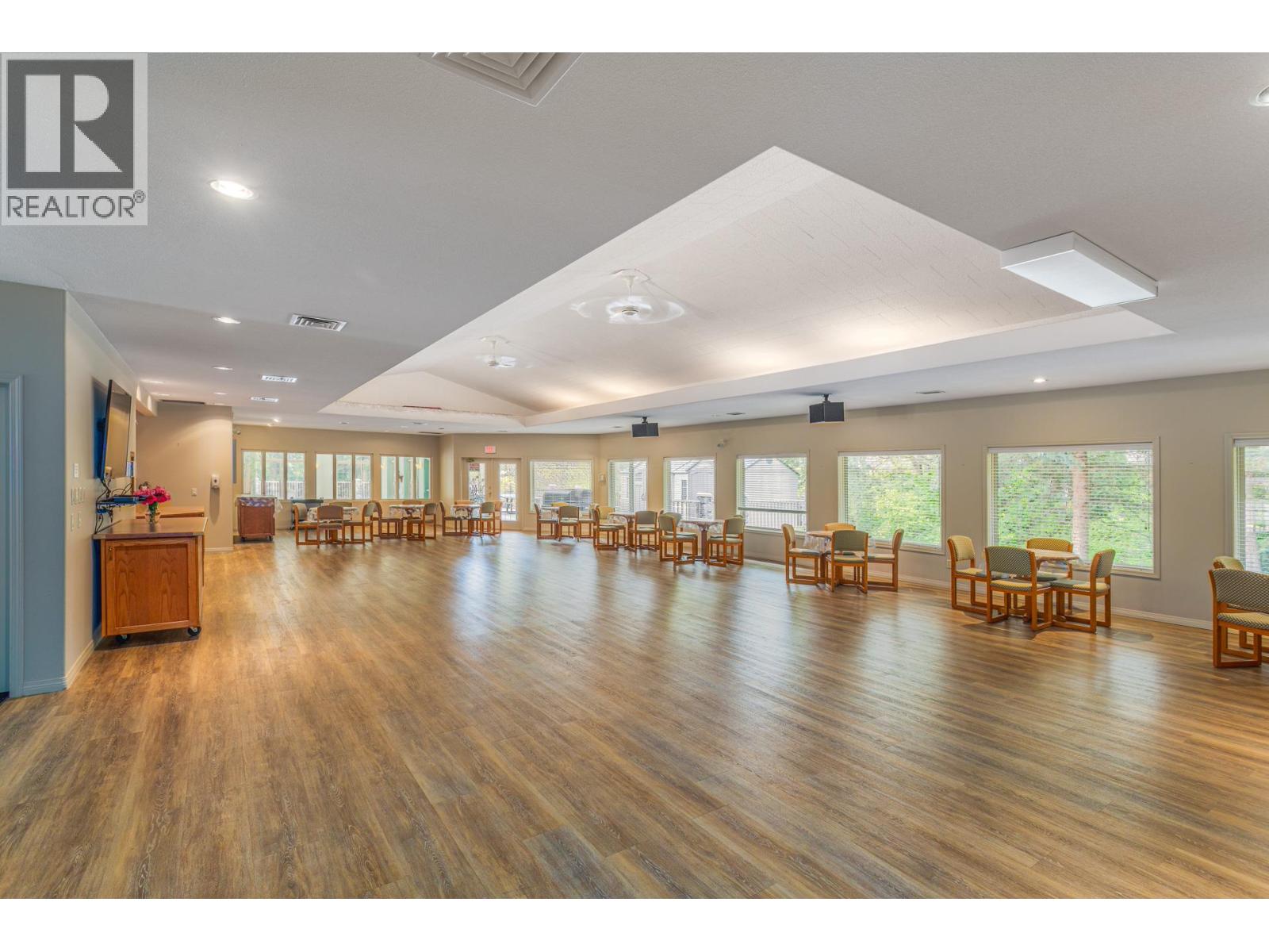 Picture for Unit #162, 550 Yates  Road https://www.cirrealty.ca/reb/bc/8/10362858_28.jpg