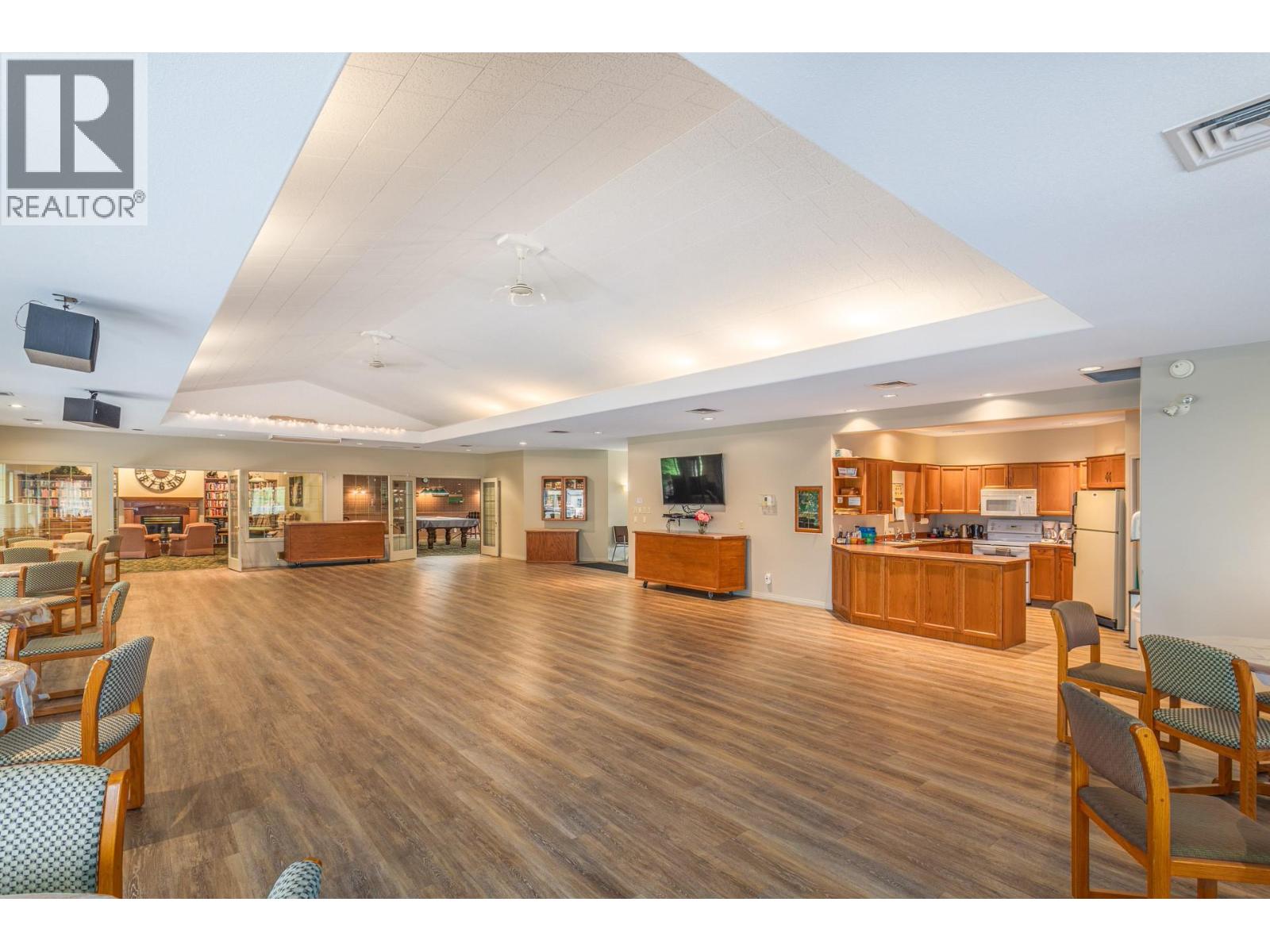 Picture for Unit #162, 550 Yates  Road https://www.cirrealty.ca/reb/bc/8/10362858_29.jpg