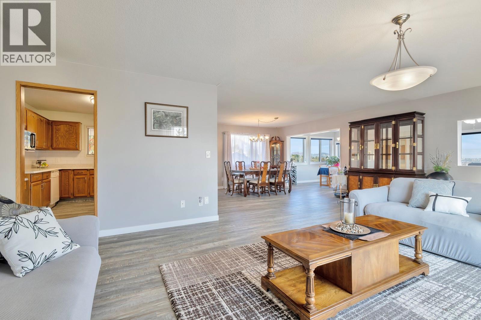Picture for 3795 Salloum  Road https://www.cirrealty.ca/reb/bc/8/10363118_11.jpg