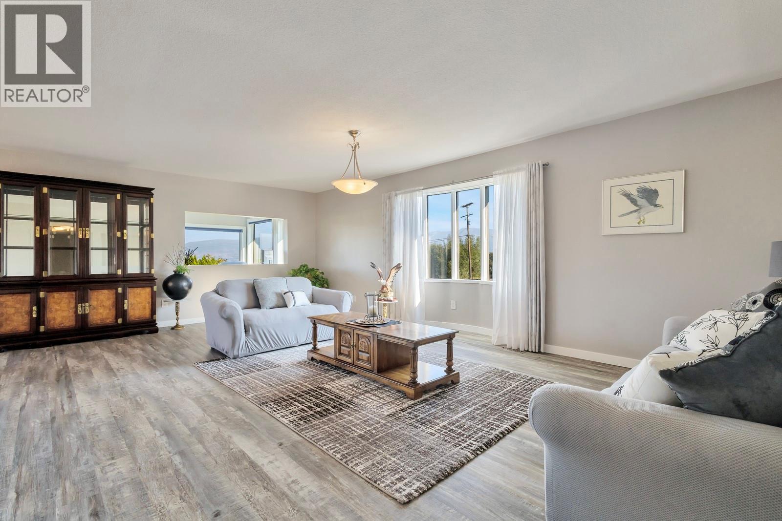 Picture for 3795 Salloum  Road https://www.cirrealty.ca/reb/bc/8/10363118_12.jpg