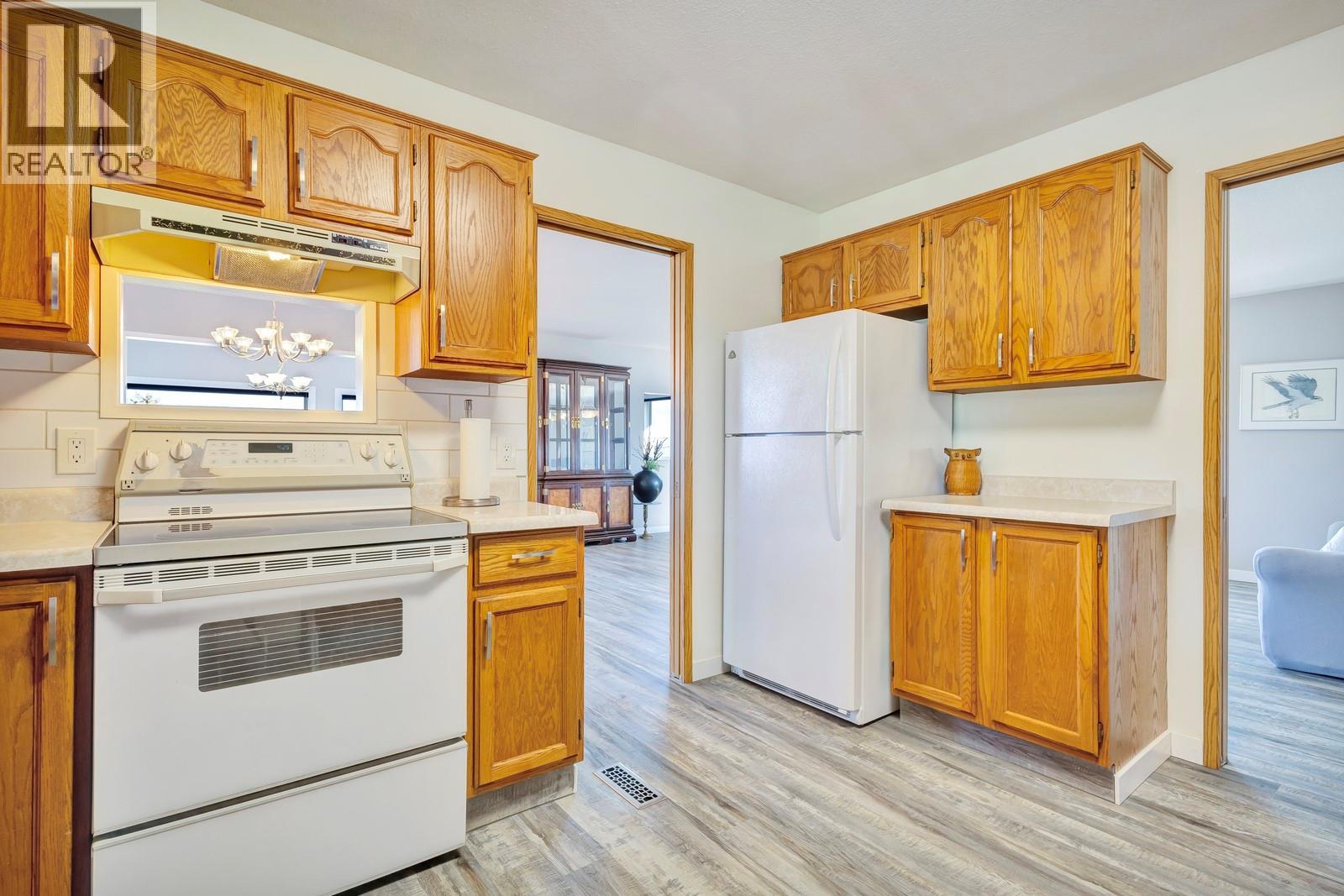 Picture for 3795 Salloum  Road https://www.cirrealty.ca/reb/bc/8/10363118_18.jpg
