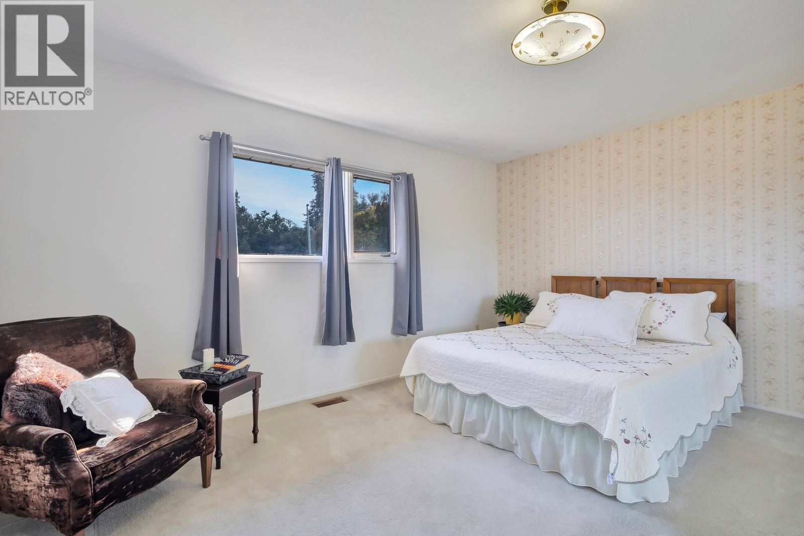 Picture for 3795 Salloum  Road https://www.cirrealty.ca/reb/bc/8/10363118_29.jpg