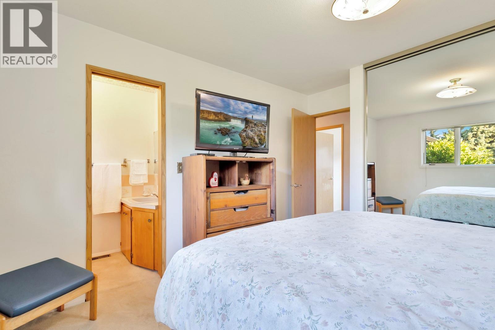 Picture for 3795 Salloum  Road https://www.cirrealty.ca/reb/bc/8/10363118_34.jpg