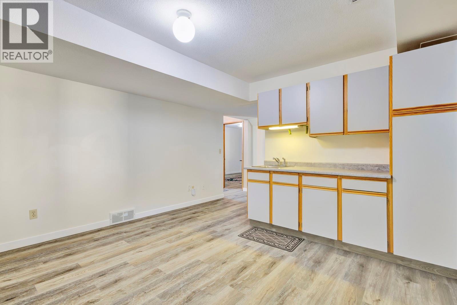 Picture for 3795 Salloum  Road https://www.cirrealty.ca/reb/bc/8/10363118_39.jpg