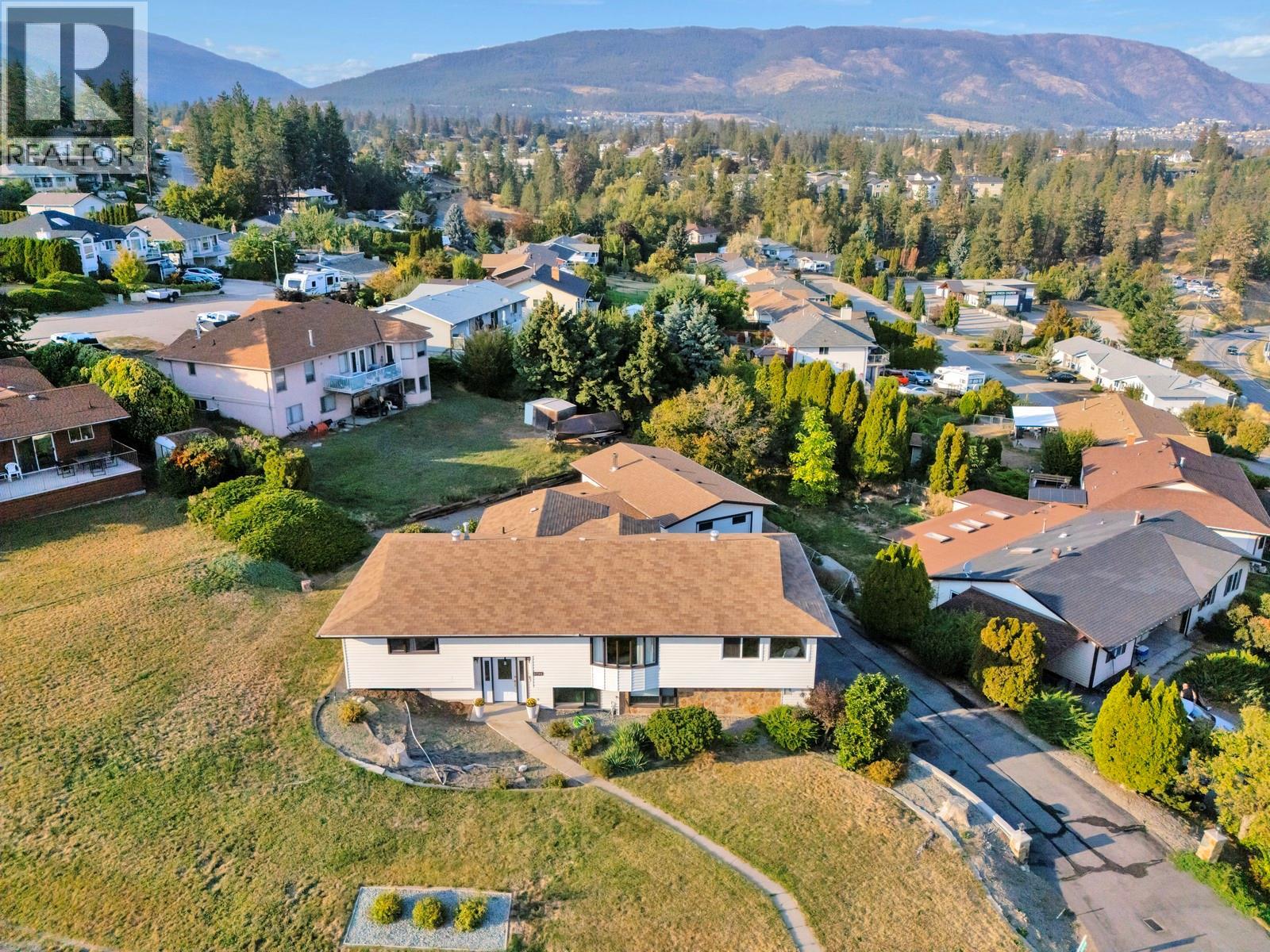 Picture for 3795 Salloum  Road https://www.cirrealty.ca/reb/bc/8/10363118_4.jpg