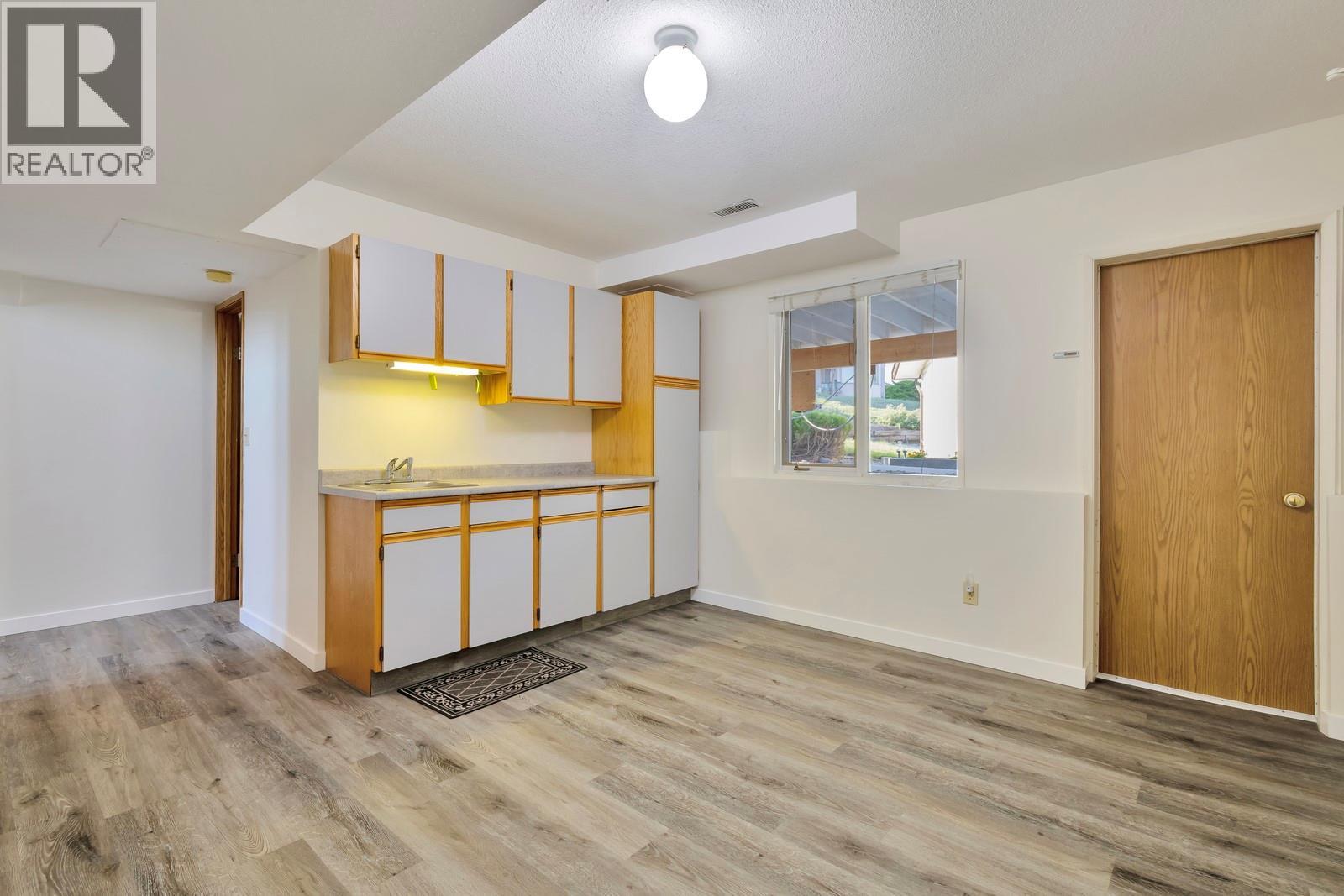 Picture for 3795 Salloum  Road https://www.cirrealty.ca/reb/bc/8/10363118_40.jpg