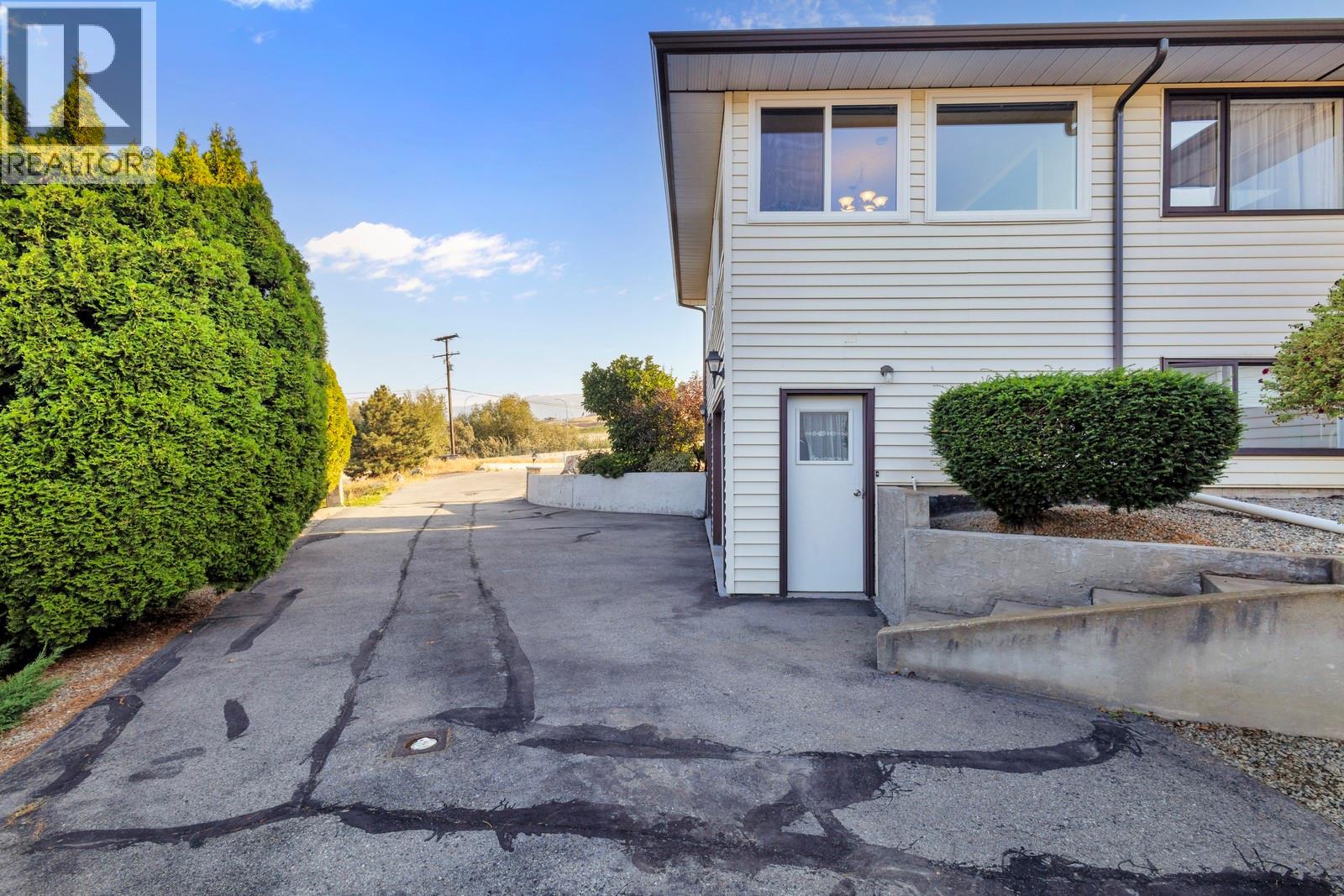 Picture for 3795 Salloum  Road https://www.cirrealty.ca/reb/bc/8/10363118_44.jpg
