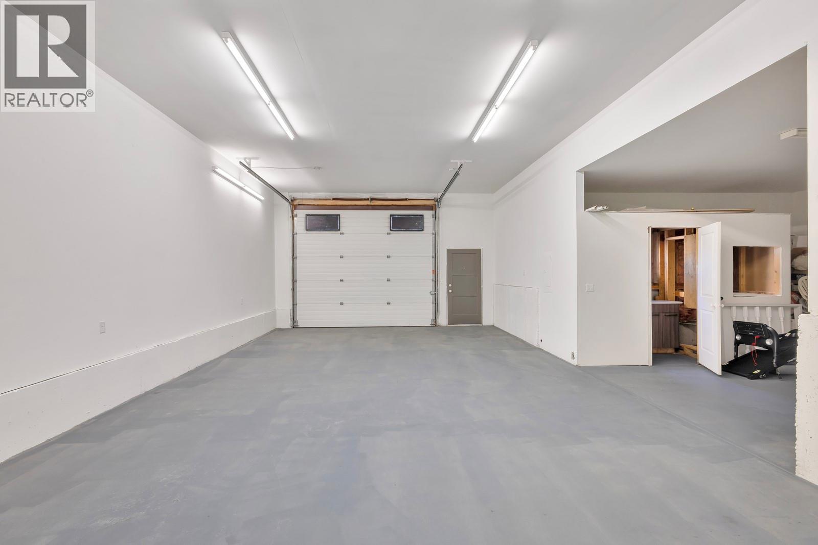 Picture for 3795 Salloum  Road https://www.cirrealty.ca/reb/bc/8/10363118_47.jpg