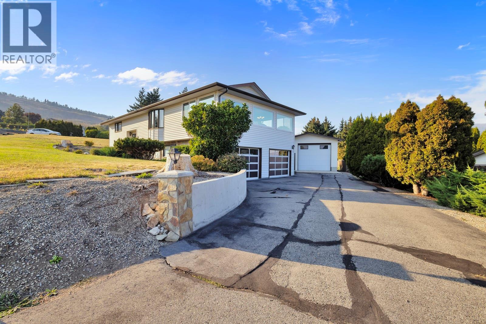 Picture for 3795 Salloum  Road https://www.cirrealty.ca/reb/bc/8/10363118_48.jpg