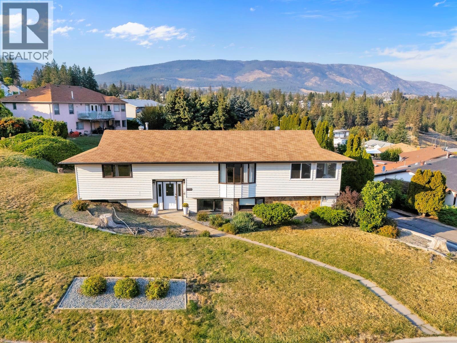 Picture for 3795 Salloum  Road https://www.cirrealty.ca/reb/bc/8/10363118_5.jpg