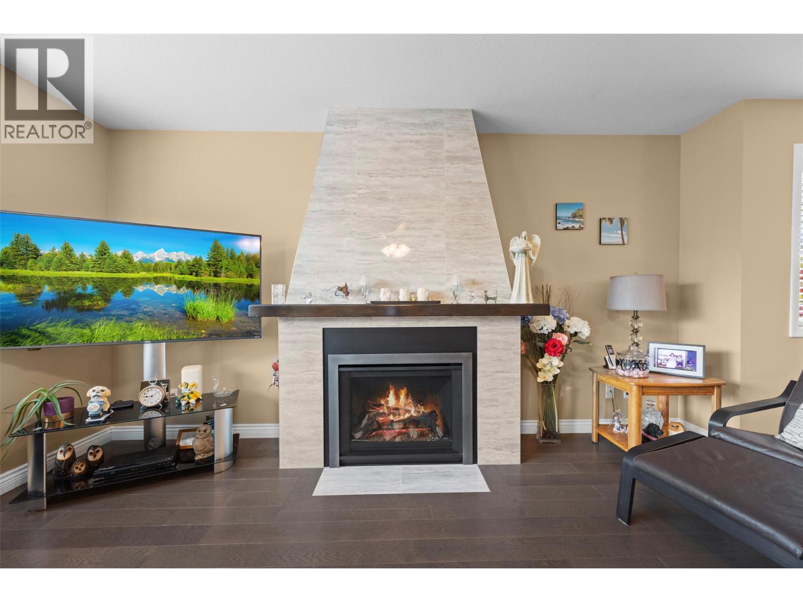 Picture for Unit #363, 550 Yates  Road https://www.cirrealty.ca/reb/bc/8/10363228_10.jpg