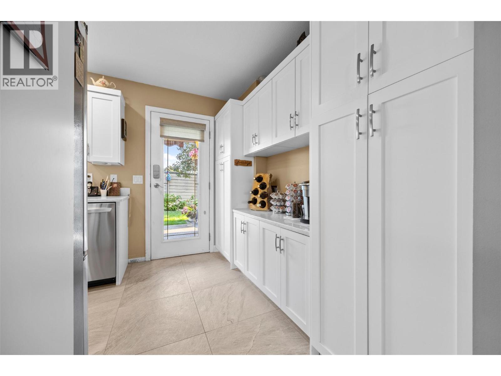 Picture for Unit #363, 550 Yates  Road https://www.cirrealty.ca/reb/bc/8/10363228_12.jpg