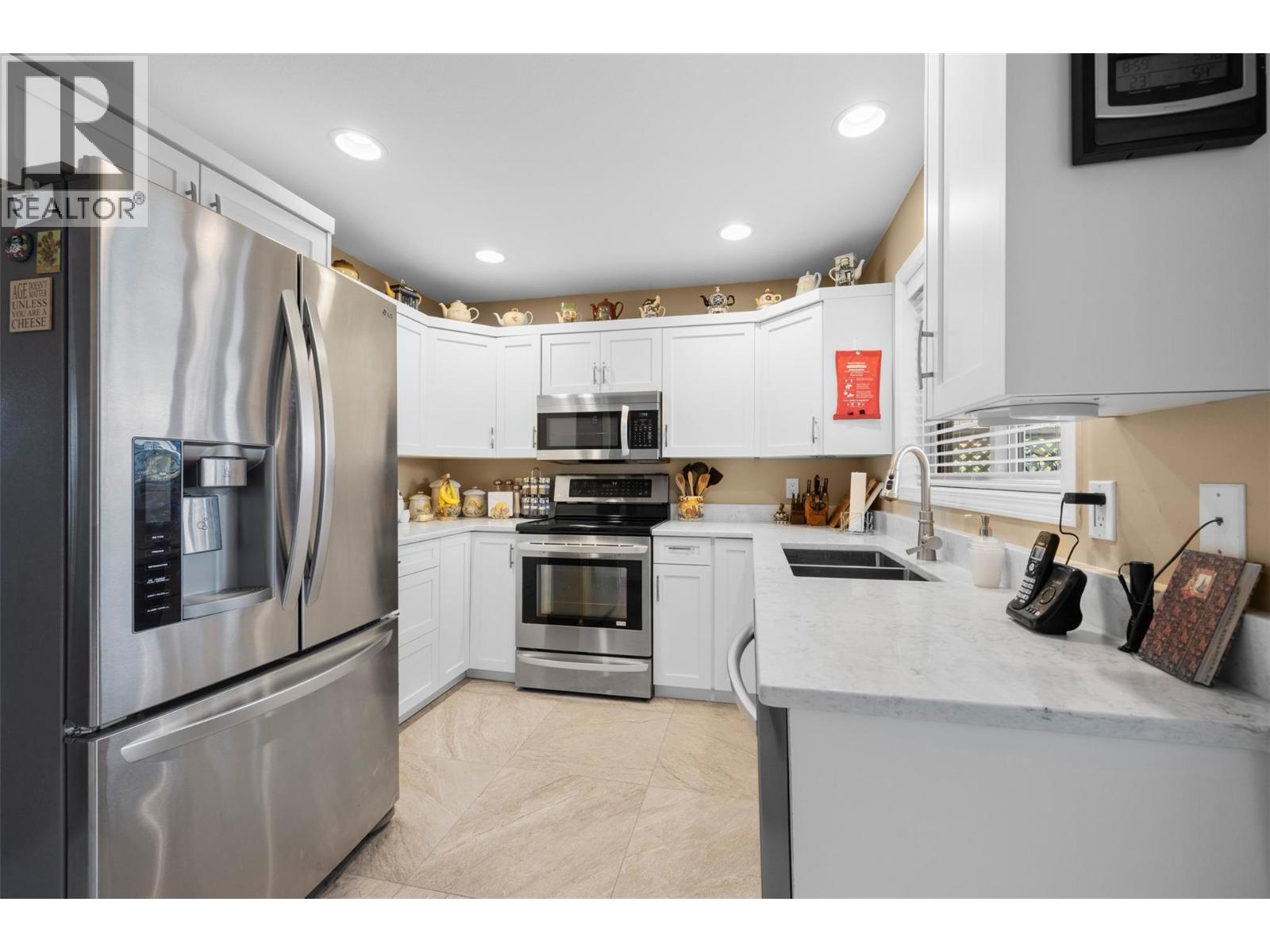 Picture for Unit #363, 550 Yates  Road https://www.cirrealty.ca/reb/bc/8/10363228_13.jpg