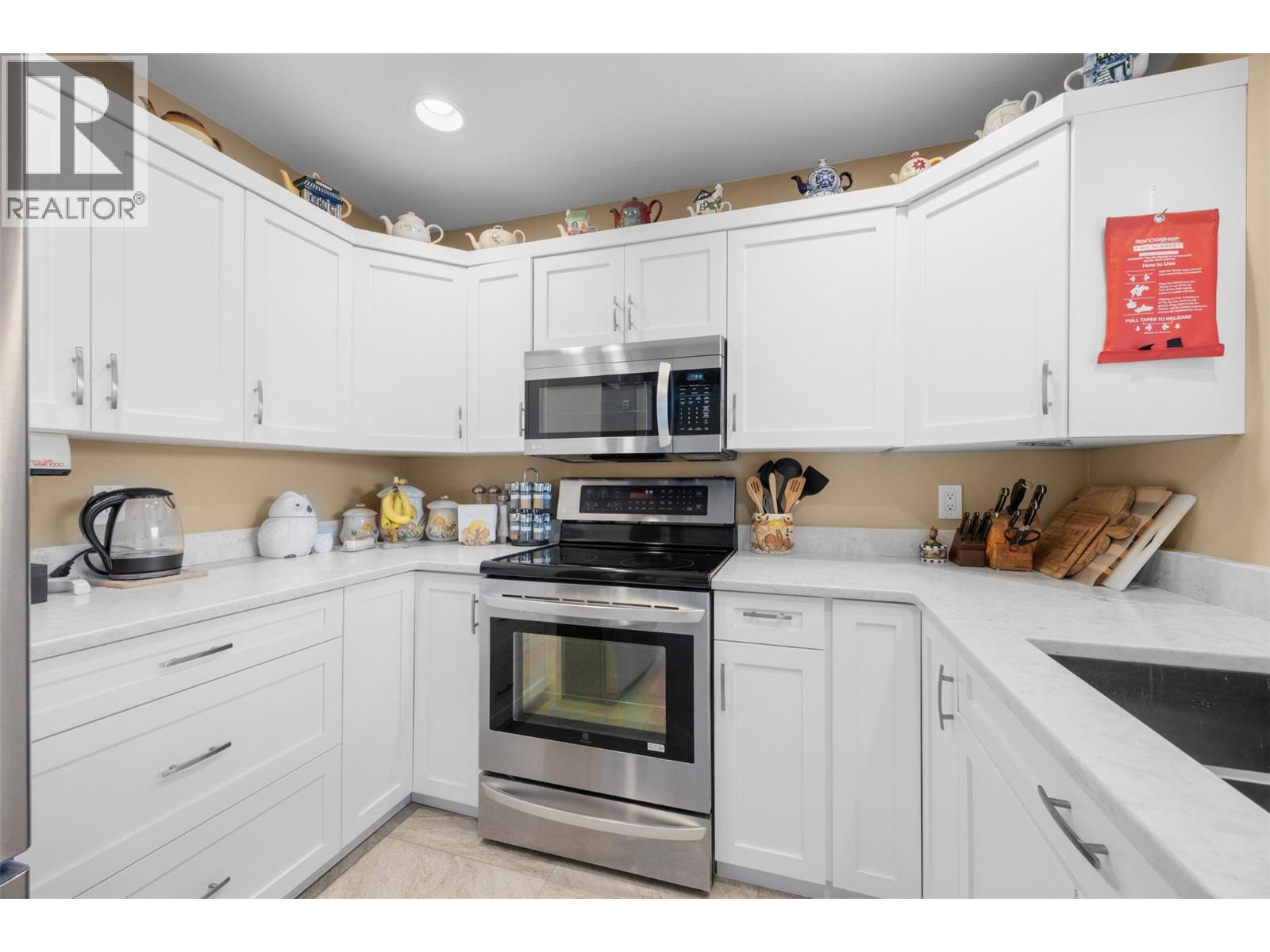 Picture for Unit #363, 550 Yates  Road https://www.cirrealty.ca/reb/bc/8/10363228_14.jpg