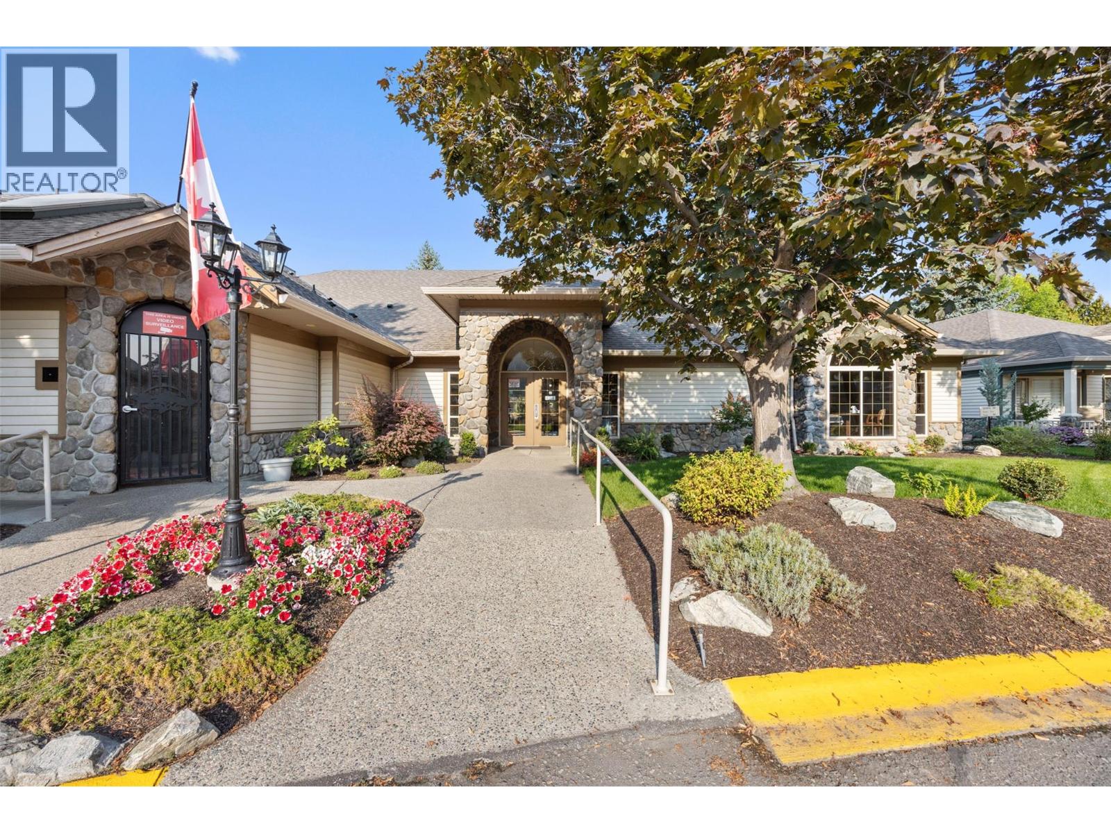 Picture for Unit #363, 550 Yates  Road https://www.cirrealty.ca/reb/bc/8/10363228_28.jpg