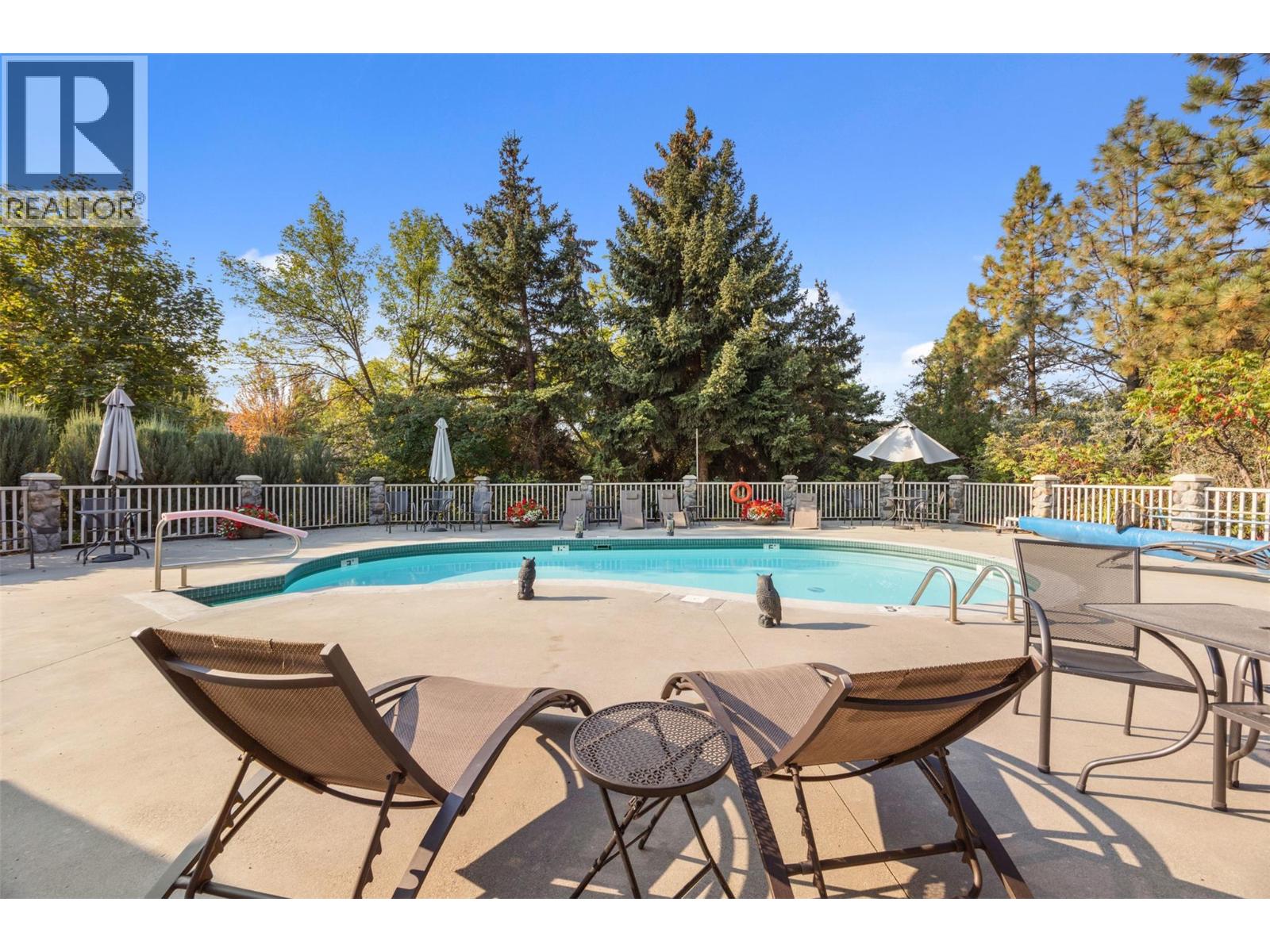 Picture for Unit #363, 550 Yates  Road https://www.cirrealty.ca/reb/bc/8/10363228_29.jpg