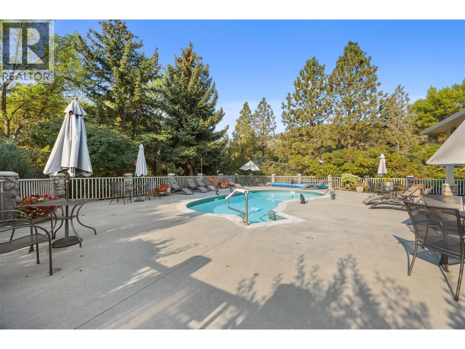 Picture for Unit #363, 550 Yates  Road https://www.cirrealty.ca/reb/bc/8/10363228_30.jpg