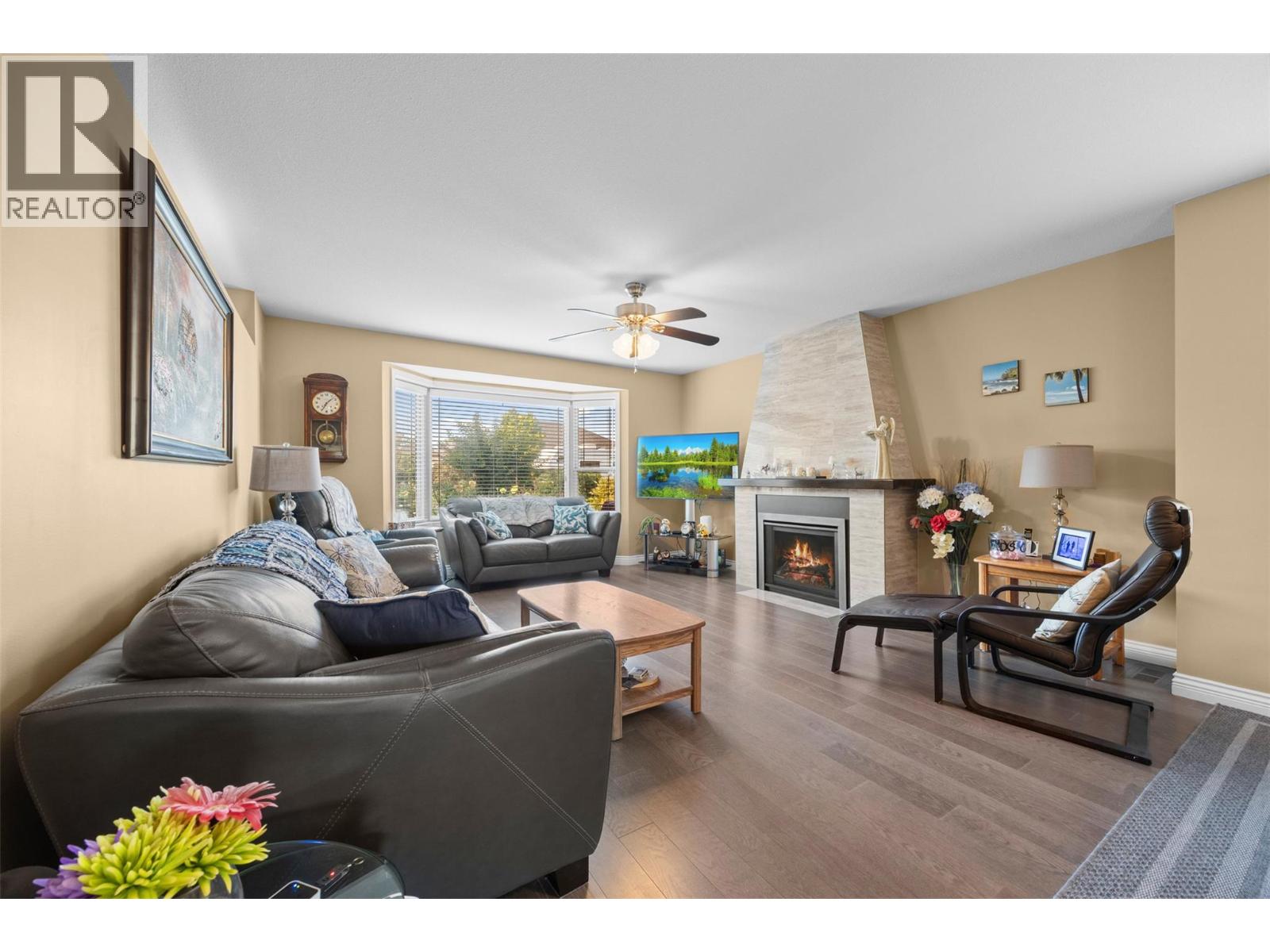 Picture for Unit #363, 550 Yates  Road https://www.cirrealty.ca/reb/bc/8/10363228_9.jpg