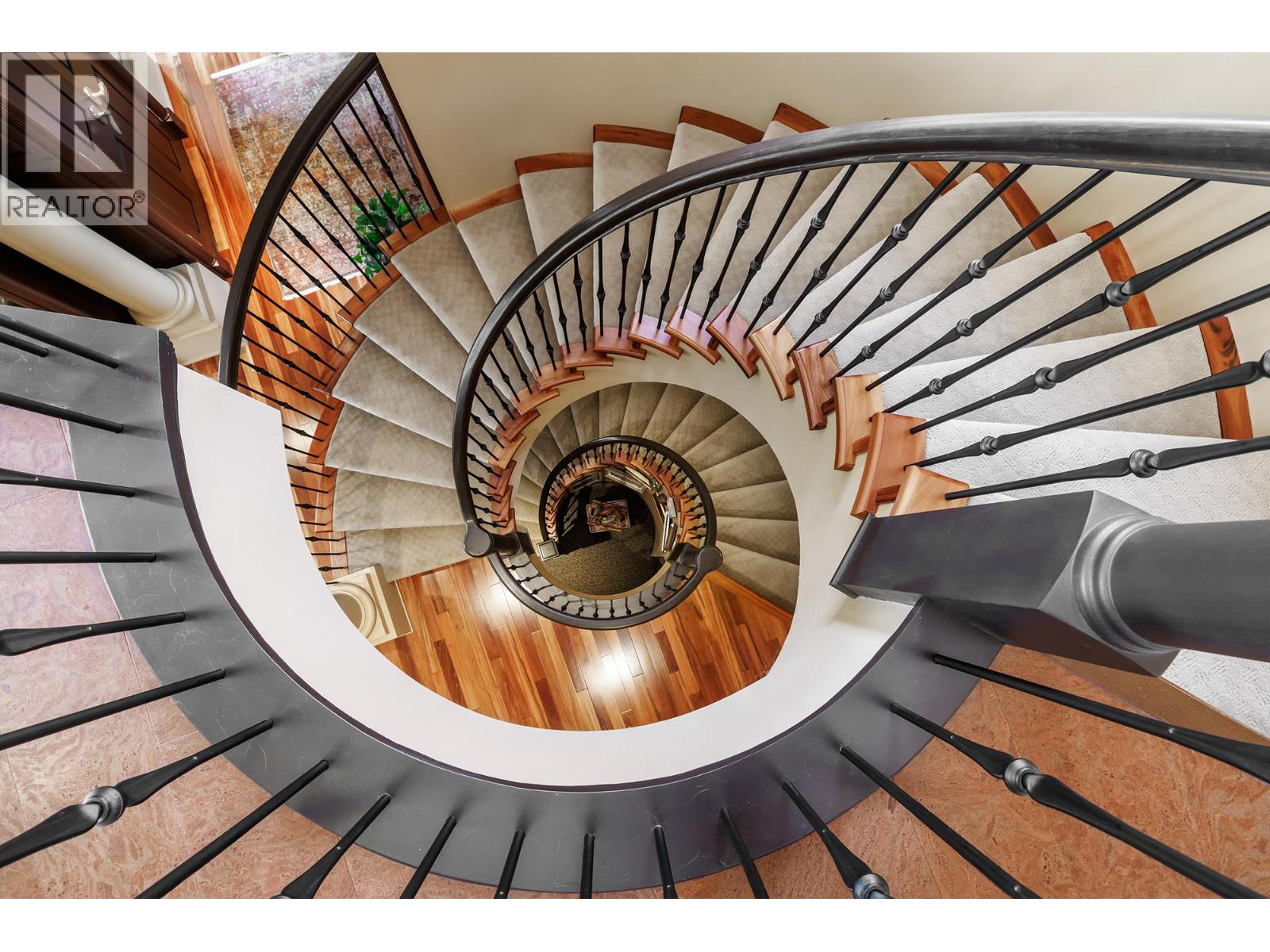 Picture for 983 Westpoint  Drive https://www.cirrealty.ca/reb/bc/8/10363358_16.jpg