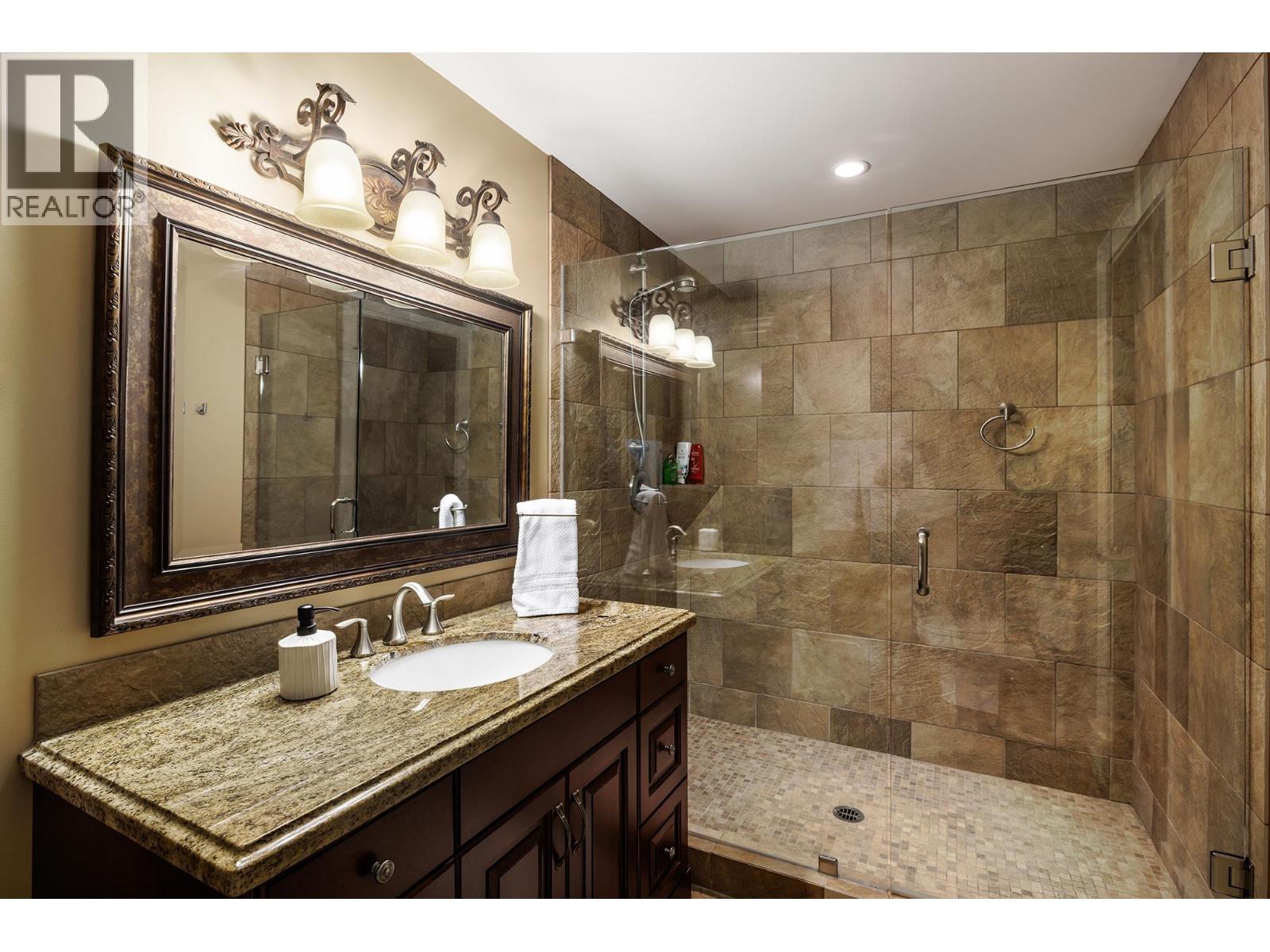 Picture for 983 Westpoint  Drive https://www.cirrealty.ca/reb/bc/8/10363358_25.jpg