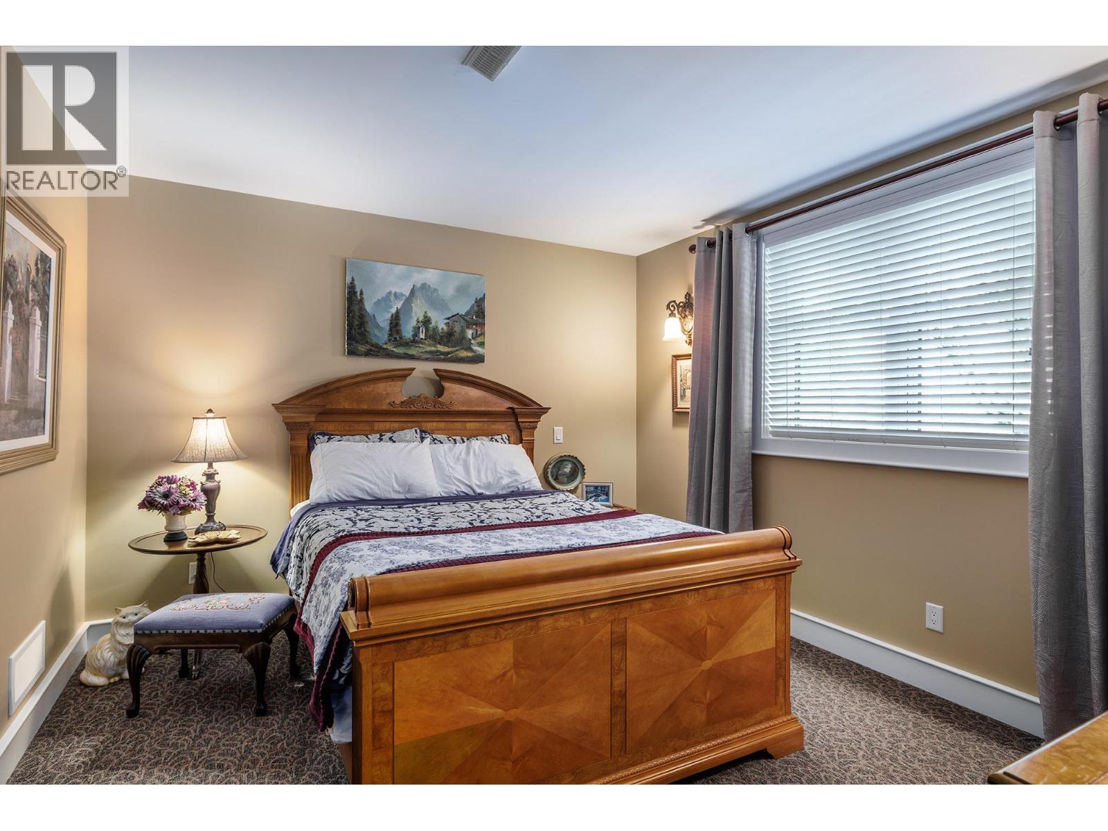 Picture for 983 Westpoint  Drive https://www.cirrealty.ca/reb/bc/8/10363358_26.jpg