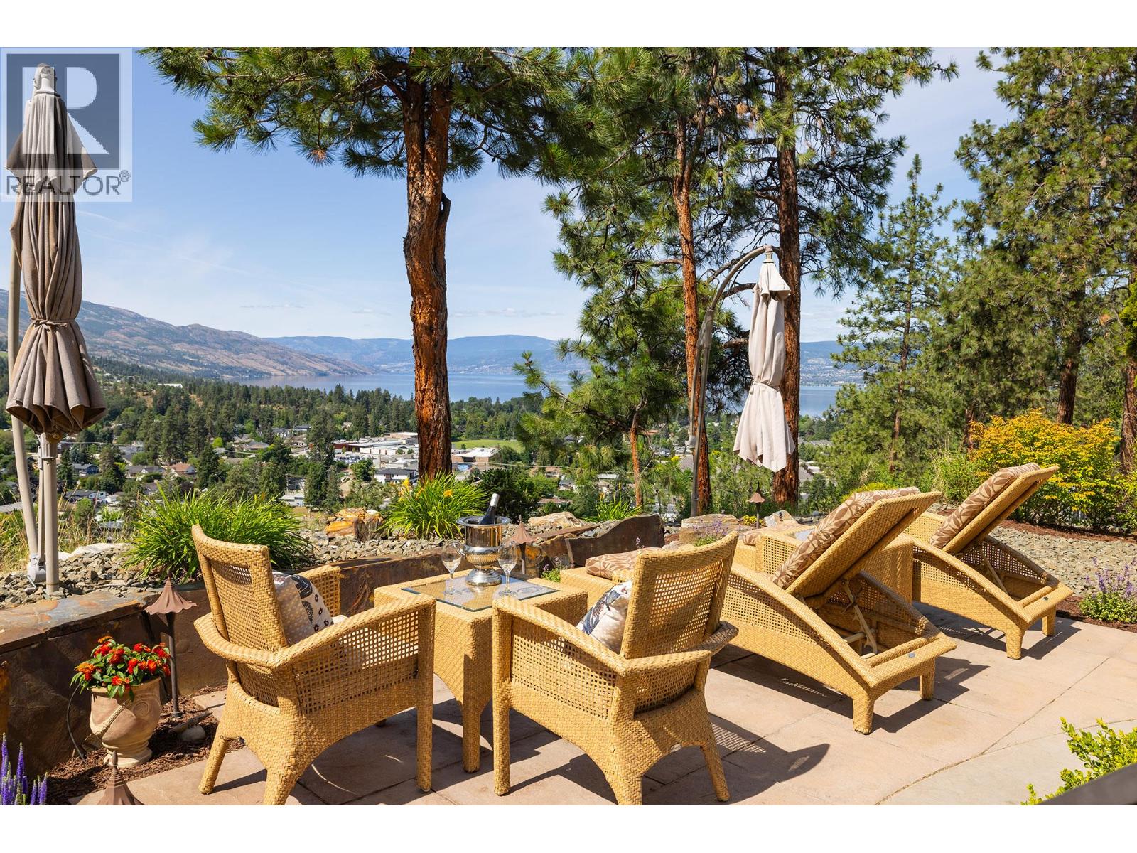 Picture for 983 Westpoint  Drive https://www.cirrealty.ca/reb/bc/8/10363358_35.jpg