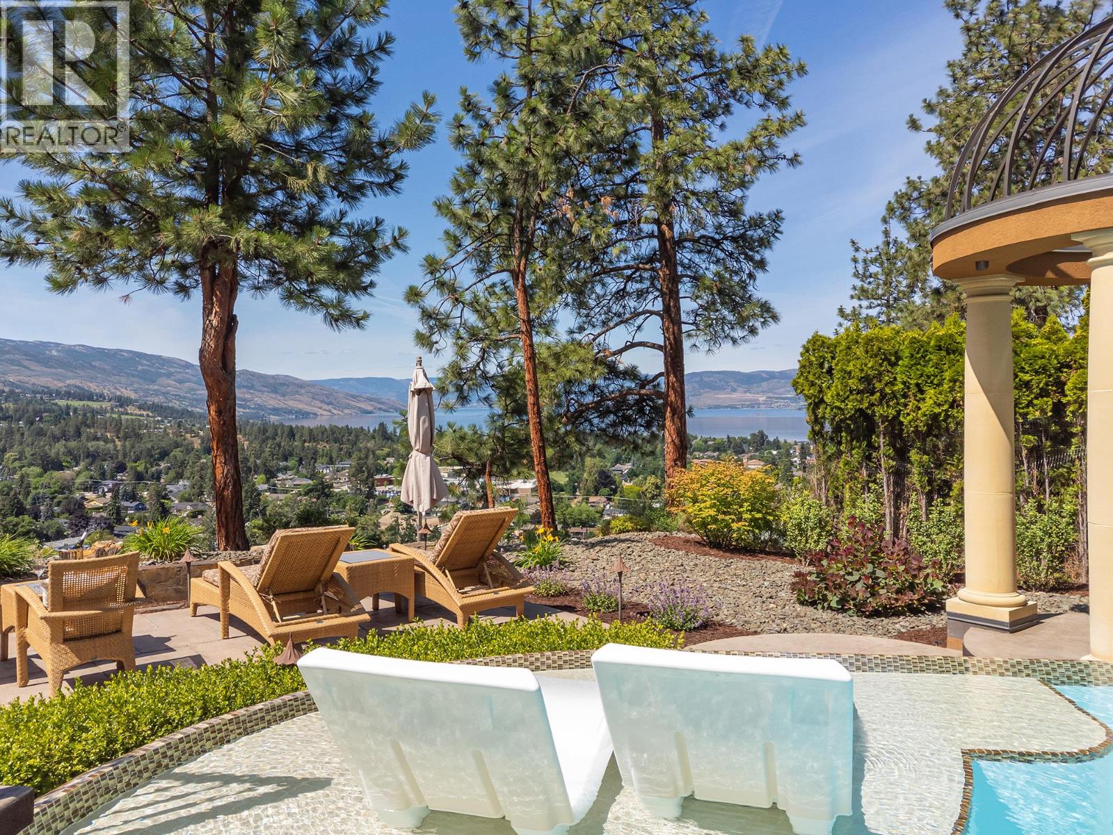 Picture for 983 Westpoint  Drive https://www.cirrealty.ca/reb/bc/8/10363358_39.jpg