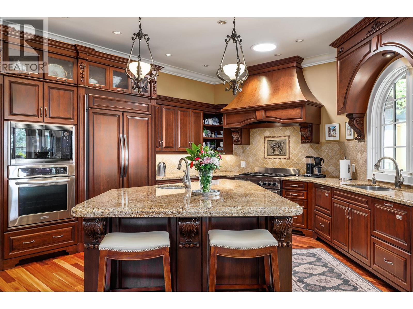 Picture for 983 Westpoint  Drive https://www.cirrealty.ca/reb/bc/8/10363358_7.jpg