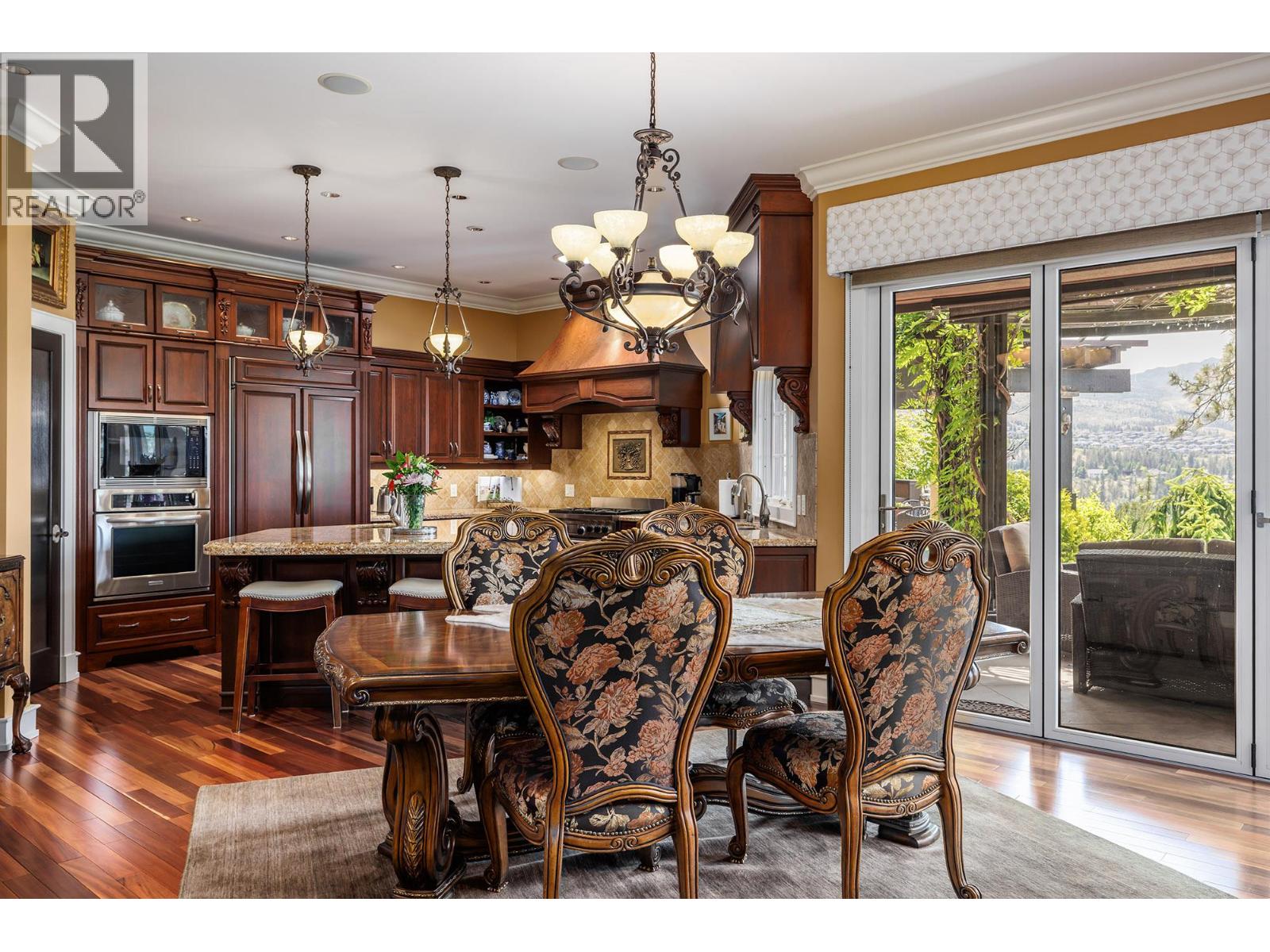 Picture for 983 Westpoint  Drive https://www.cirrealty.ca/reb/bc/8/10363358_9.jpg