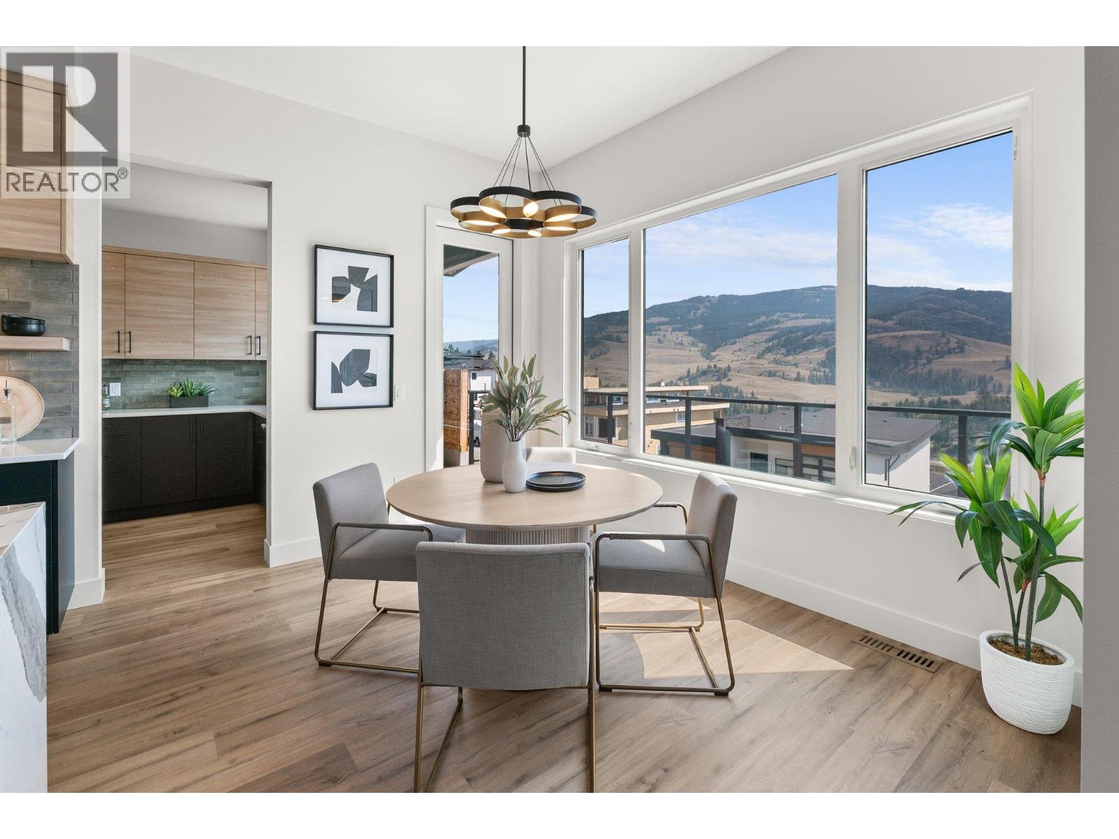 Picture for 901 Melrose  Street https://www.cirrealty.ca/reb/bc/8/10363508_11.jpg