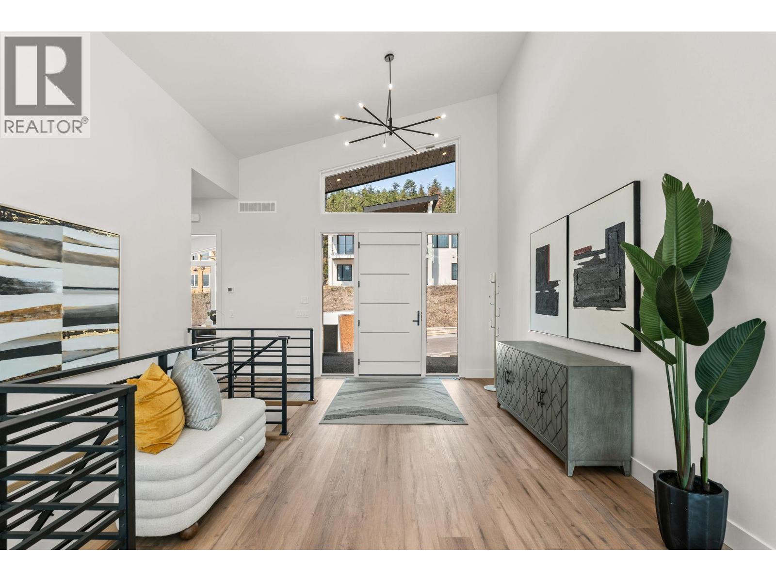 Picture for 901 Melrose  Street https://www.cirrealty.ca/reb/bc/8/10363508_12.jpg