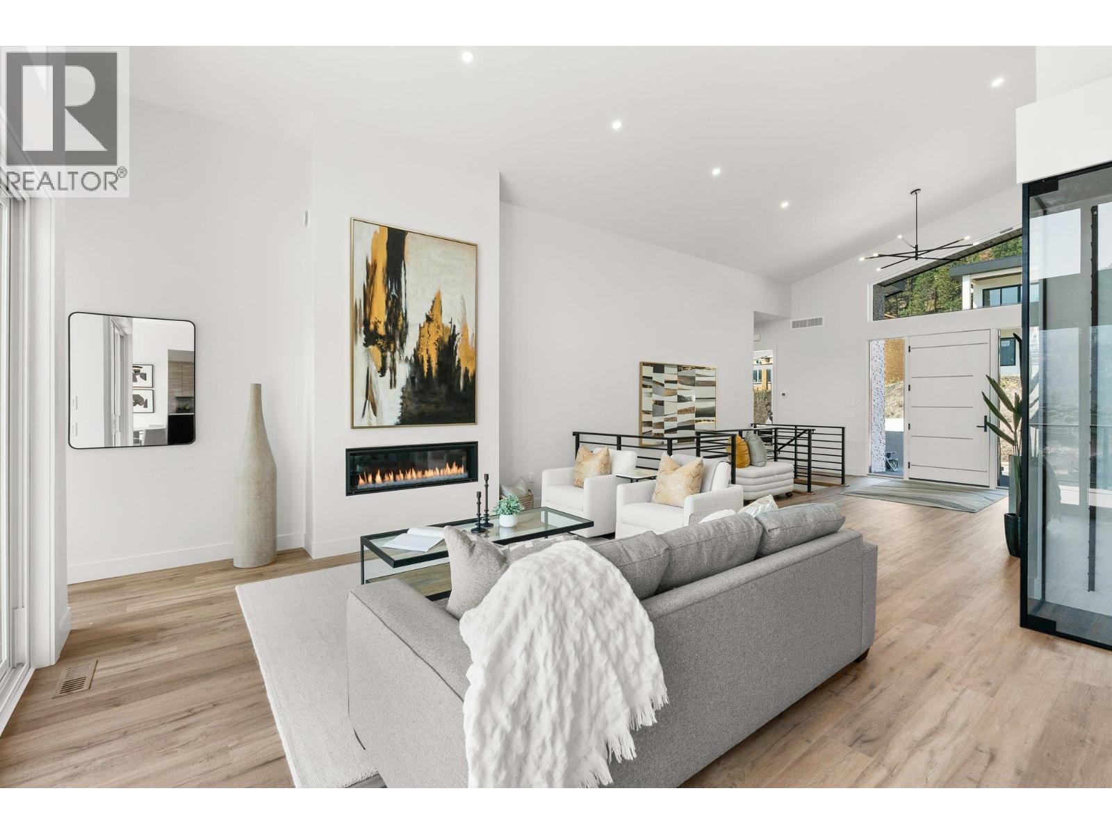 Picture for 901 Melrose  Street https://www.cirrealty.ca/reb/bc/8/10363508_17.jpg
