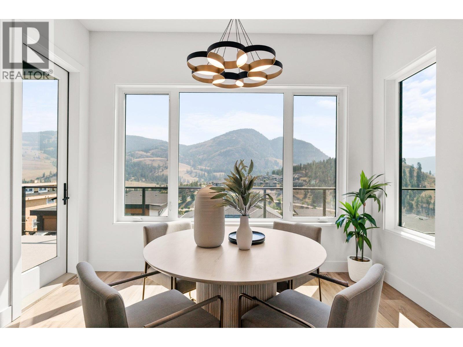 Picture for 901 Melrose  Street https://www.cirrealty.ca/reb/bc/8/10363508_22.jpg