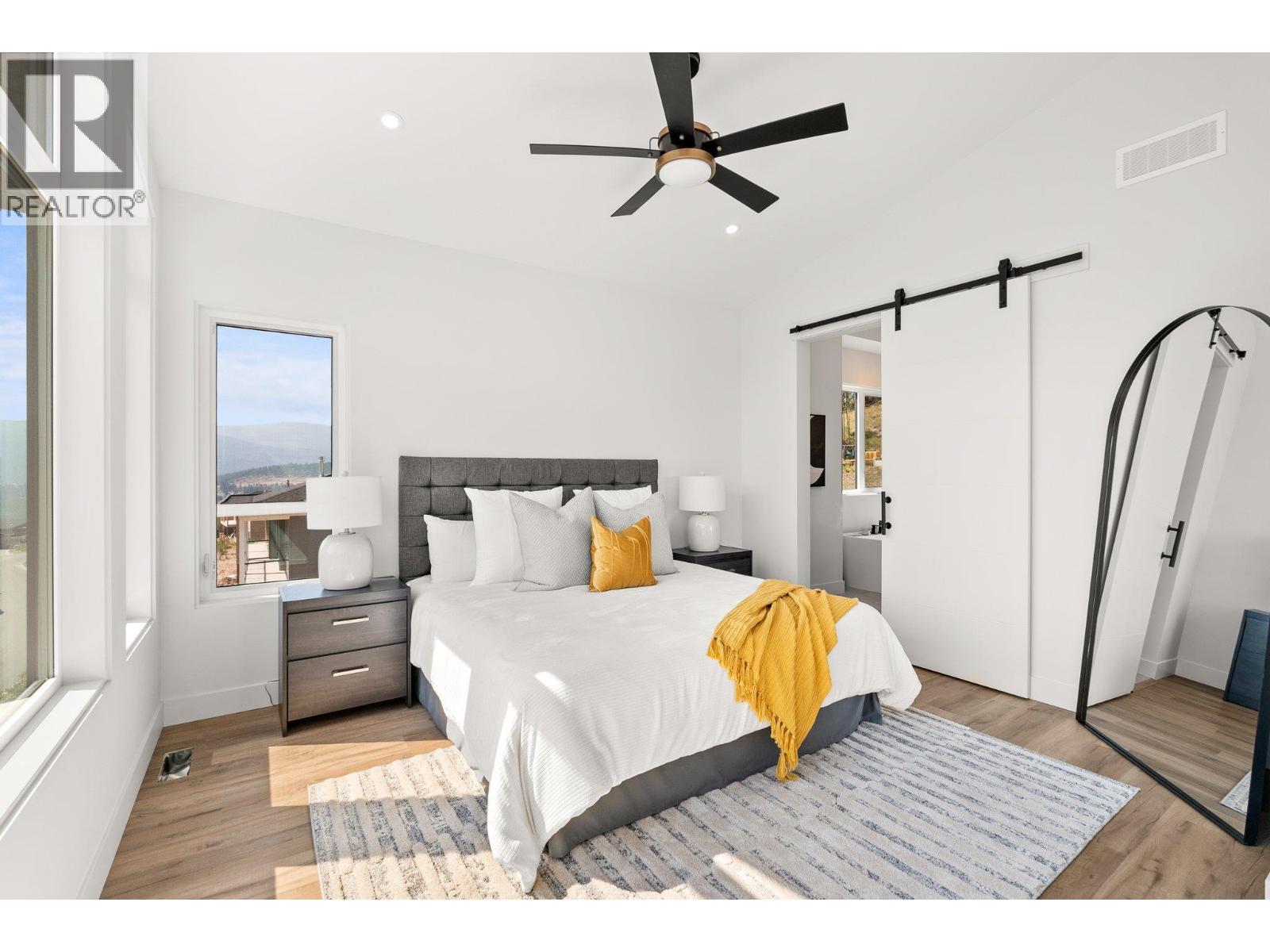 Picture for 901 Melrose  Street https://www.cirrealty.ca/reb/bc/8/10363508_29.jpg