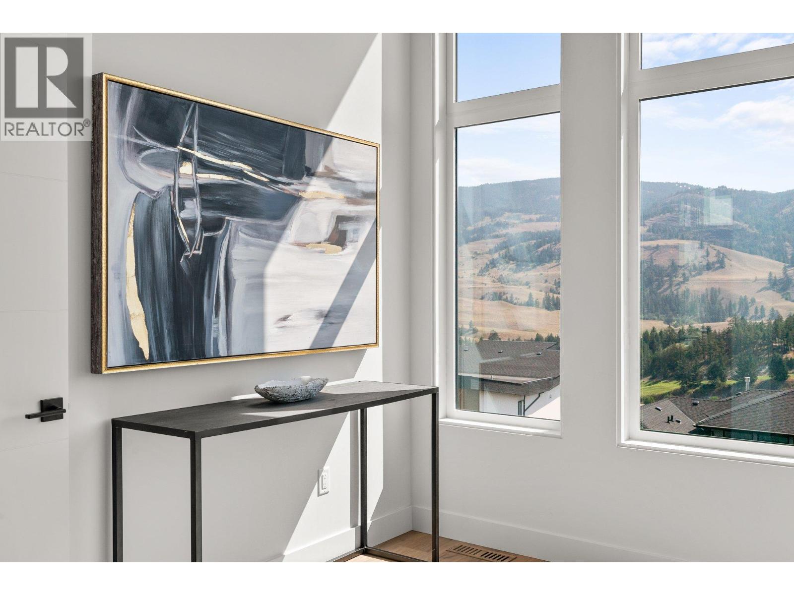 Picture for 901 Melrose  Street https://www.cirrealty.ca/reb/bc/8/10363508_32.jpg