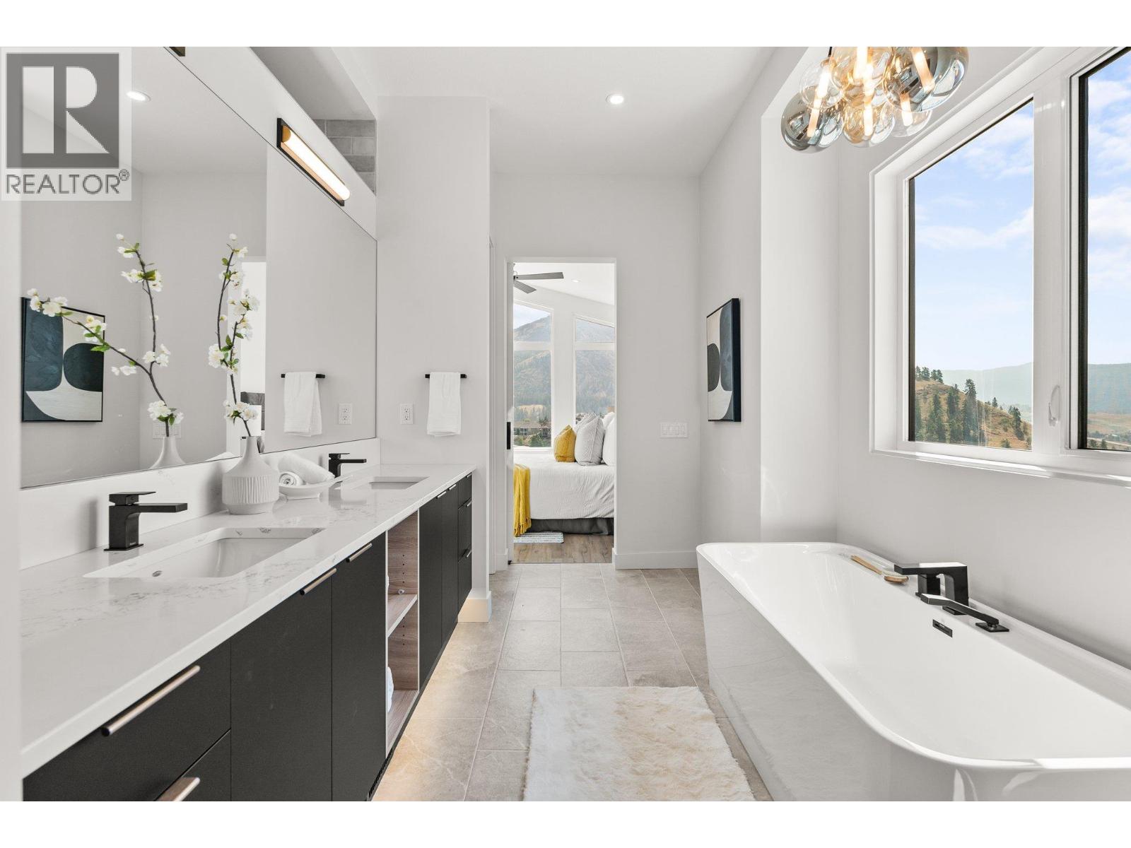 Picture for 901 Melrose  Street https://www.cirrealty.ca/reb/bc/8/10363508_39.jpg